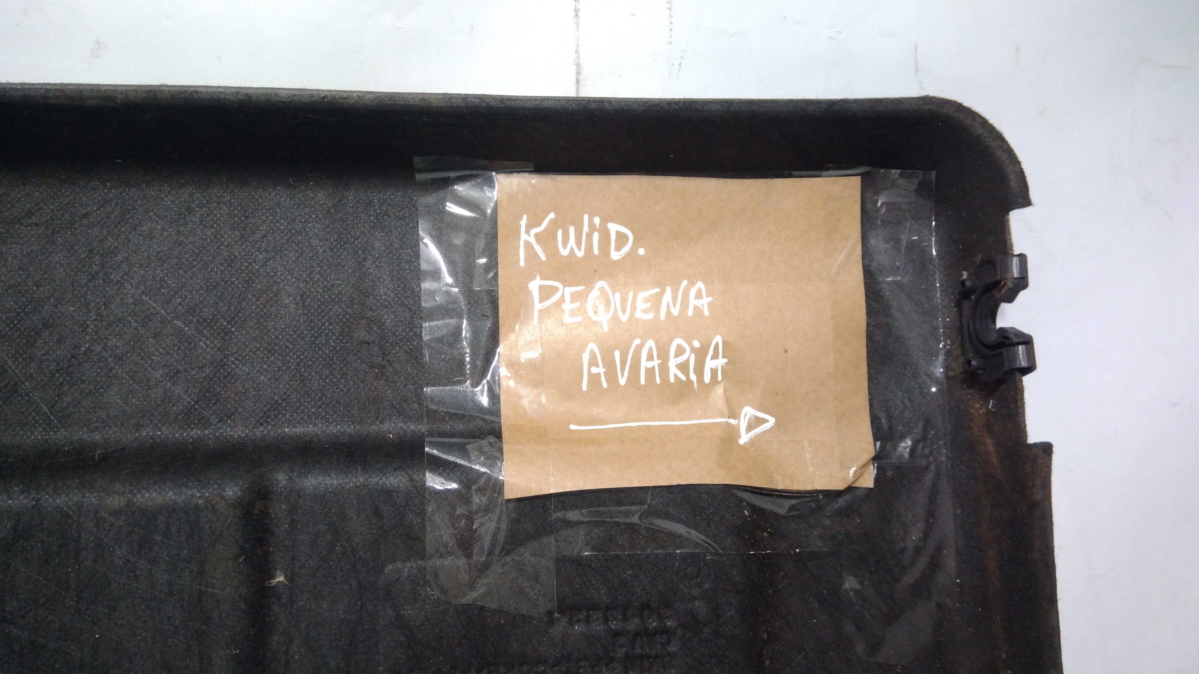 Tampão Traseiro Kwid Original Com Pequena Avaria  Cinza 3