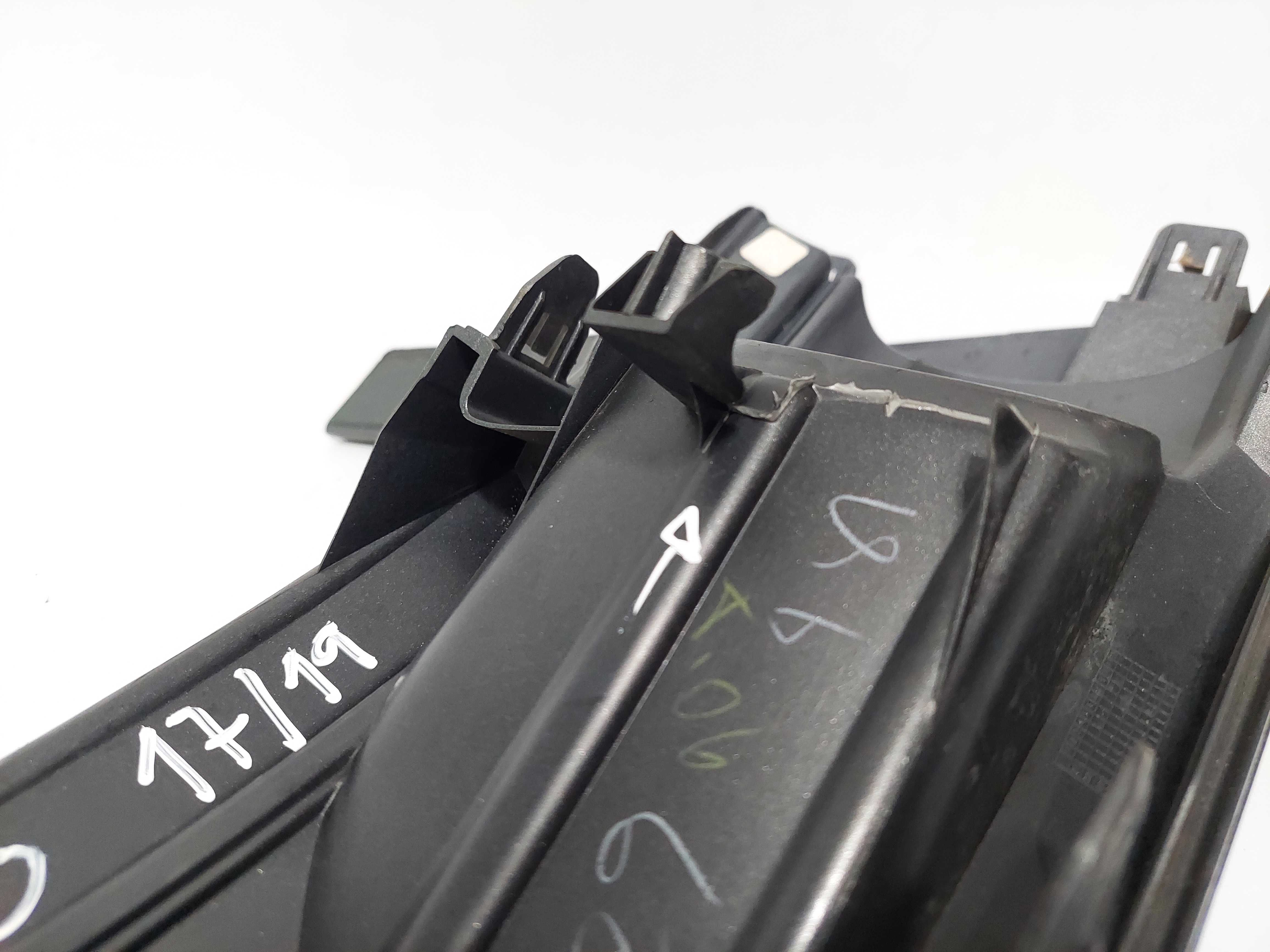 Moldura Farol Milha Lado Direito Corolla Xrs 11/17 C/detalhe Chumbo Direito 4