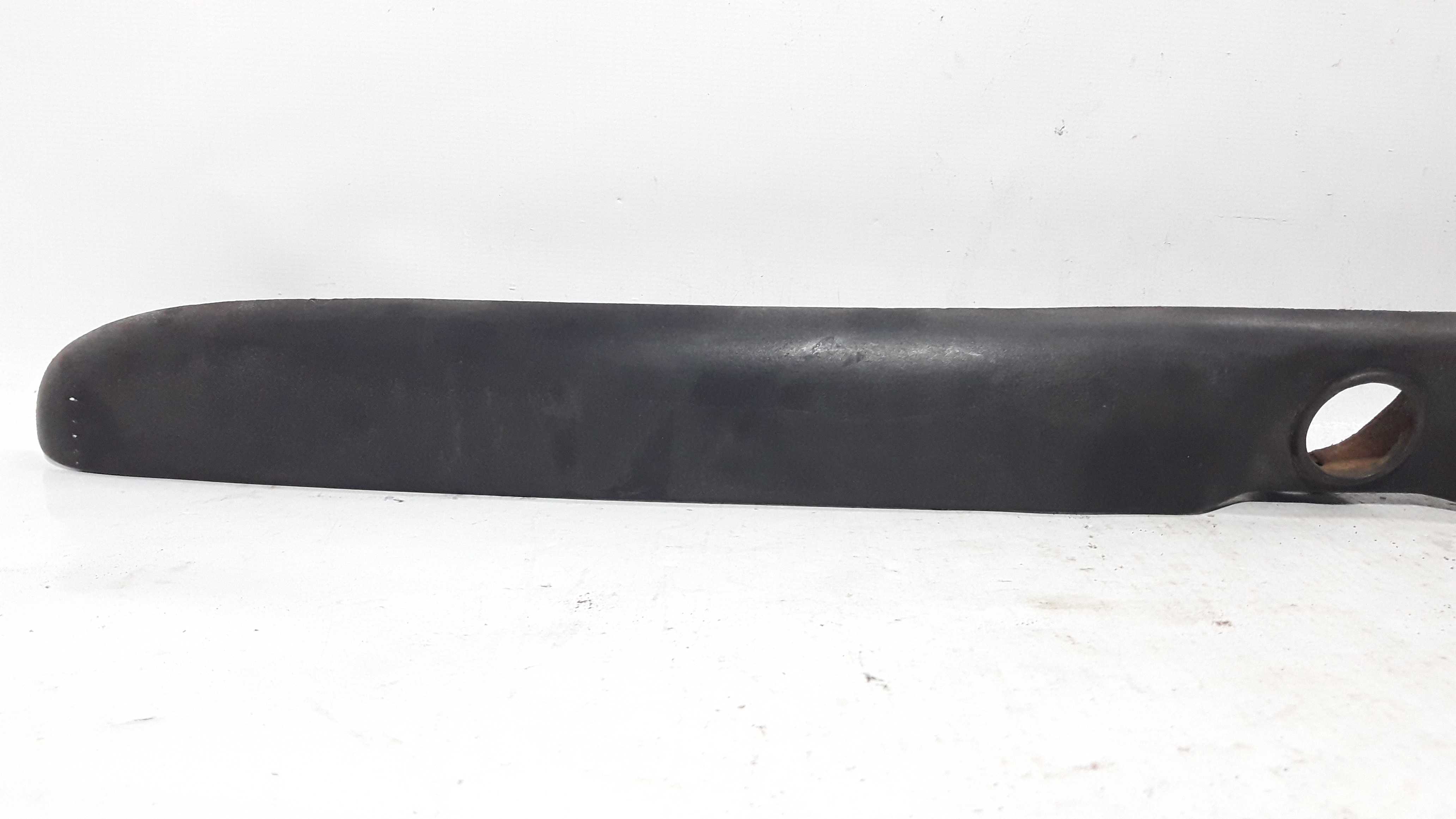 Friso Aplique Tampa Traseira Corsa Classic 96/5 93228097 – Pret 1