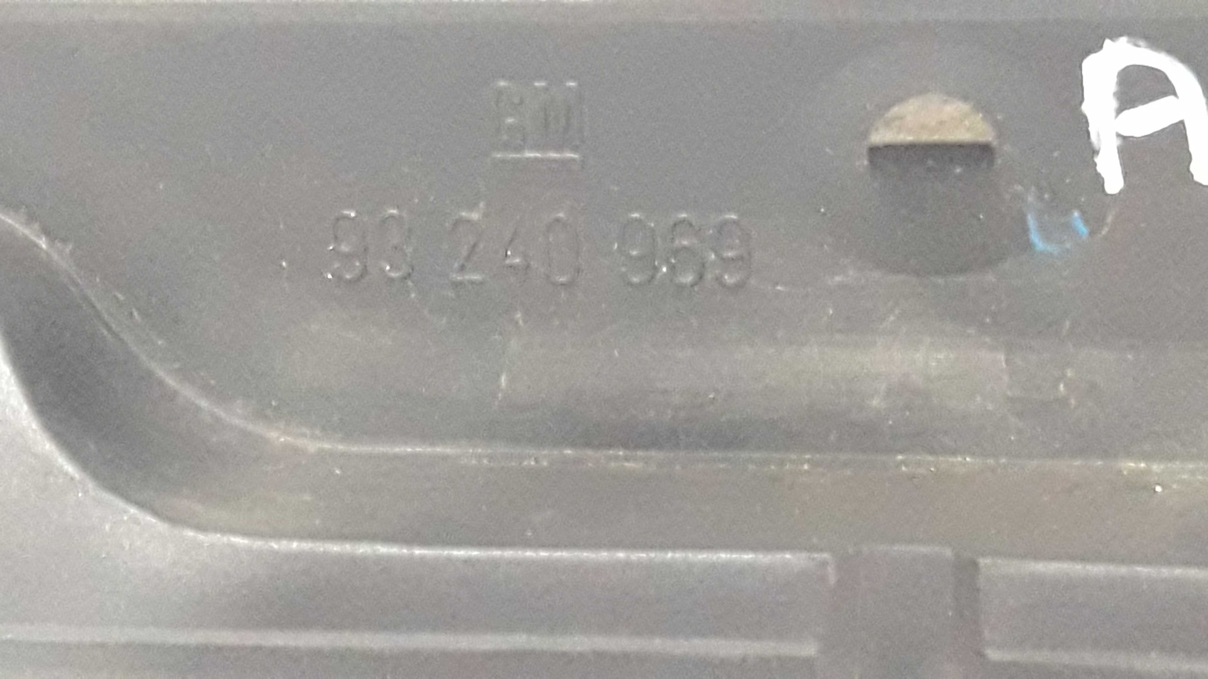 Moldura Friso Tampa Traseira Astra Sedan 99/2 93240969  Preto 4