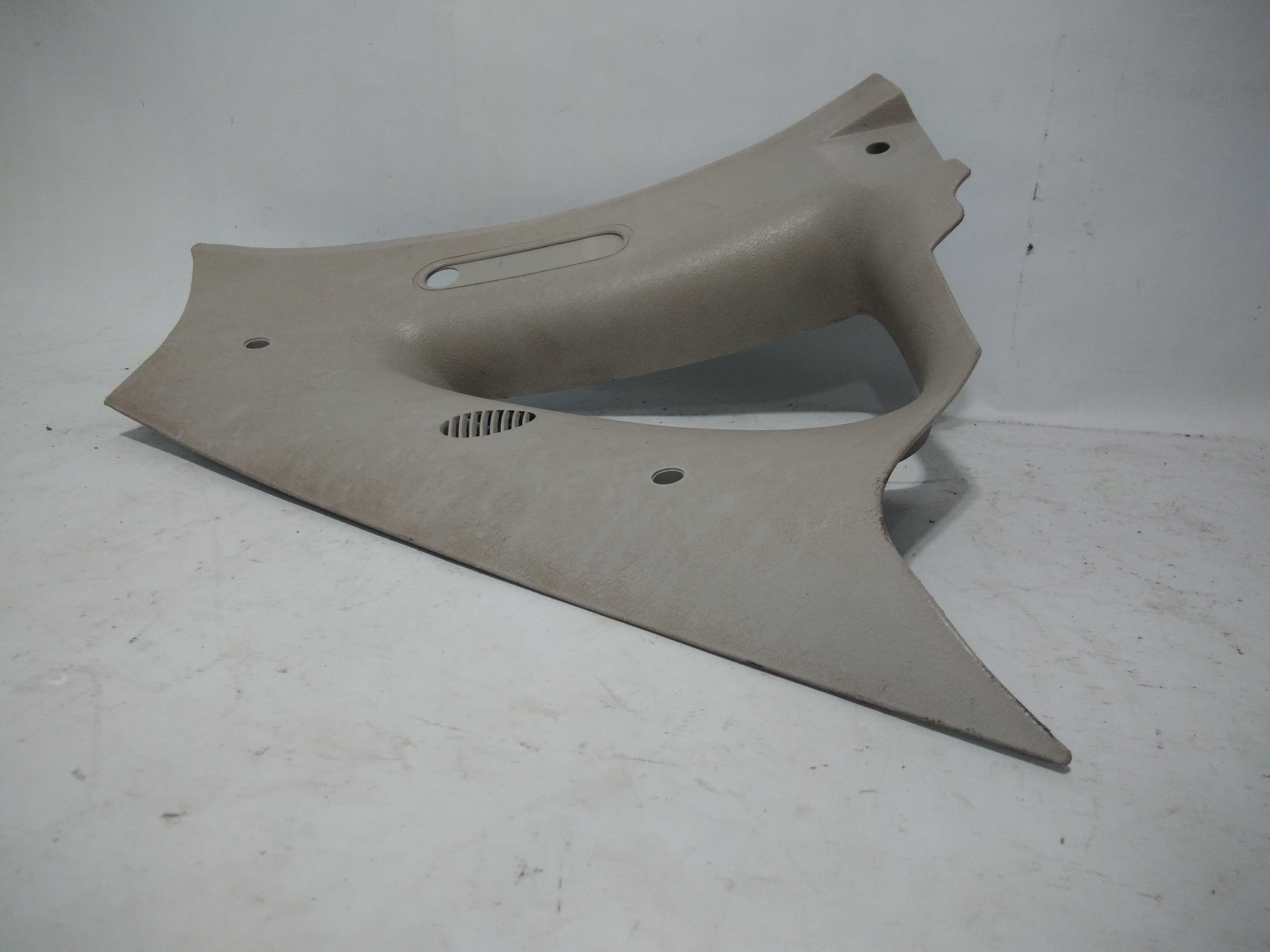 Moldura Superior Coluna Tras Esquerda Corsa Sedan Classic Cinza 3