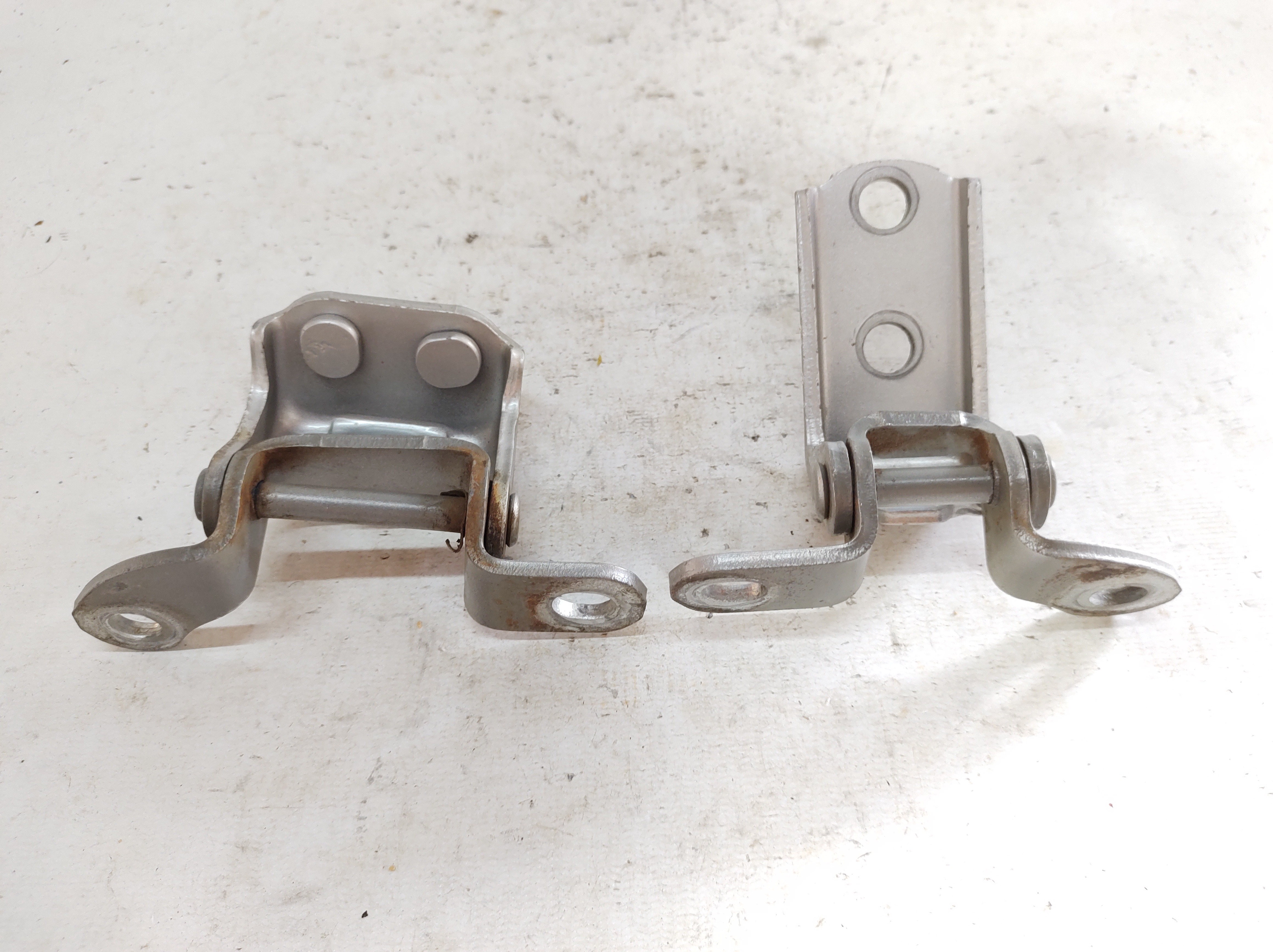 Dobradiça Porta Traseira Direita Corolla 03 A 08 3