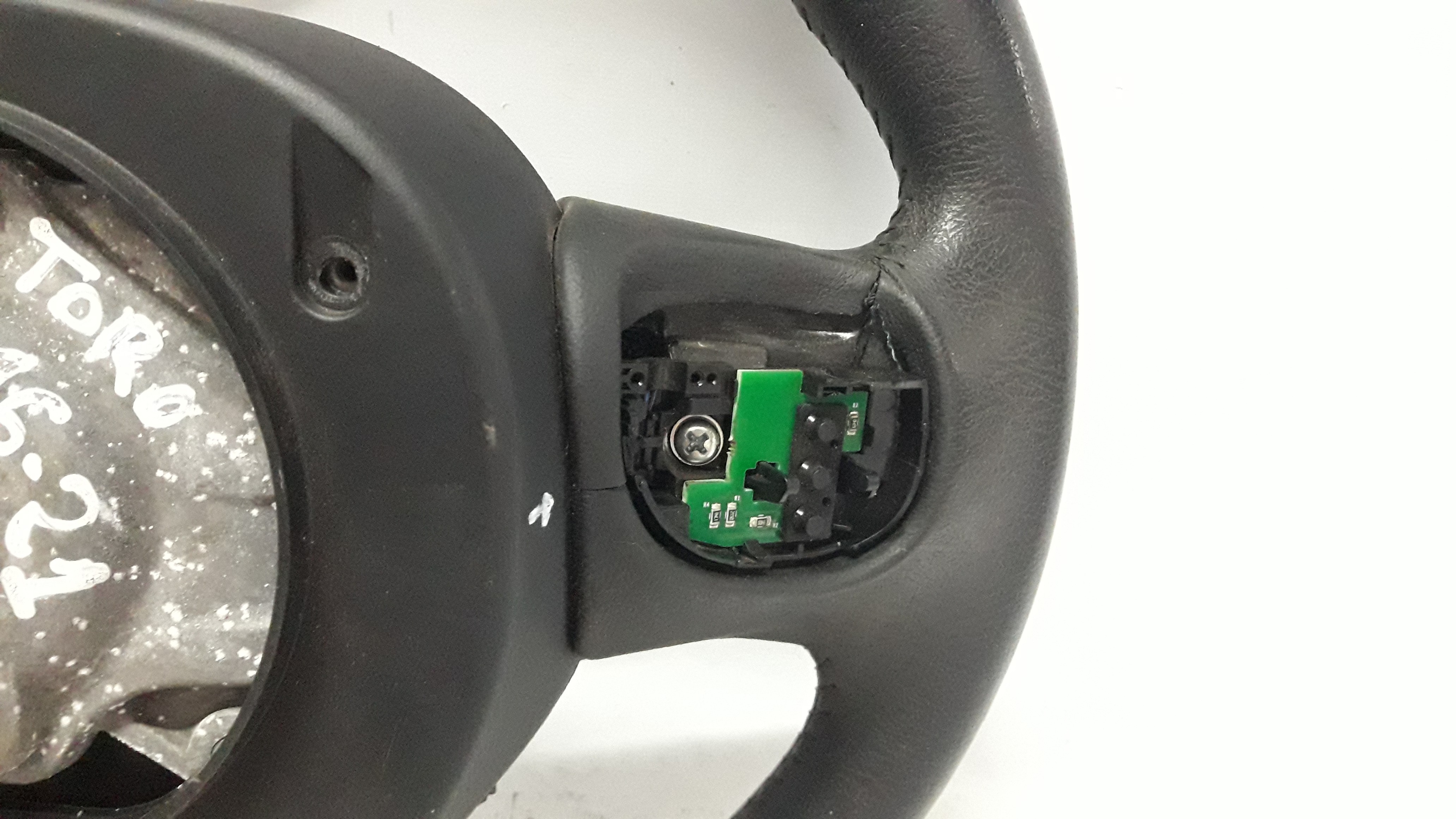 Volante  Com Comandos Sem Padle Shifts Toro  16 A 21  Preto 8