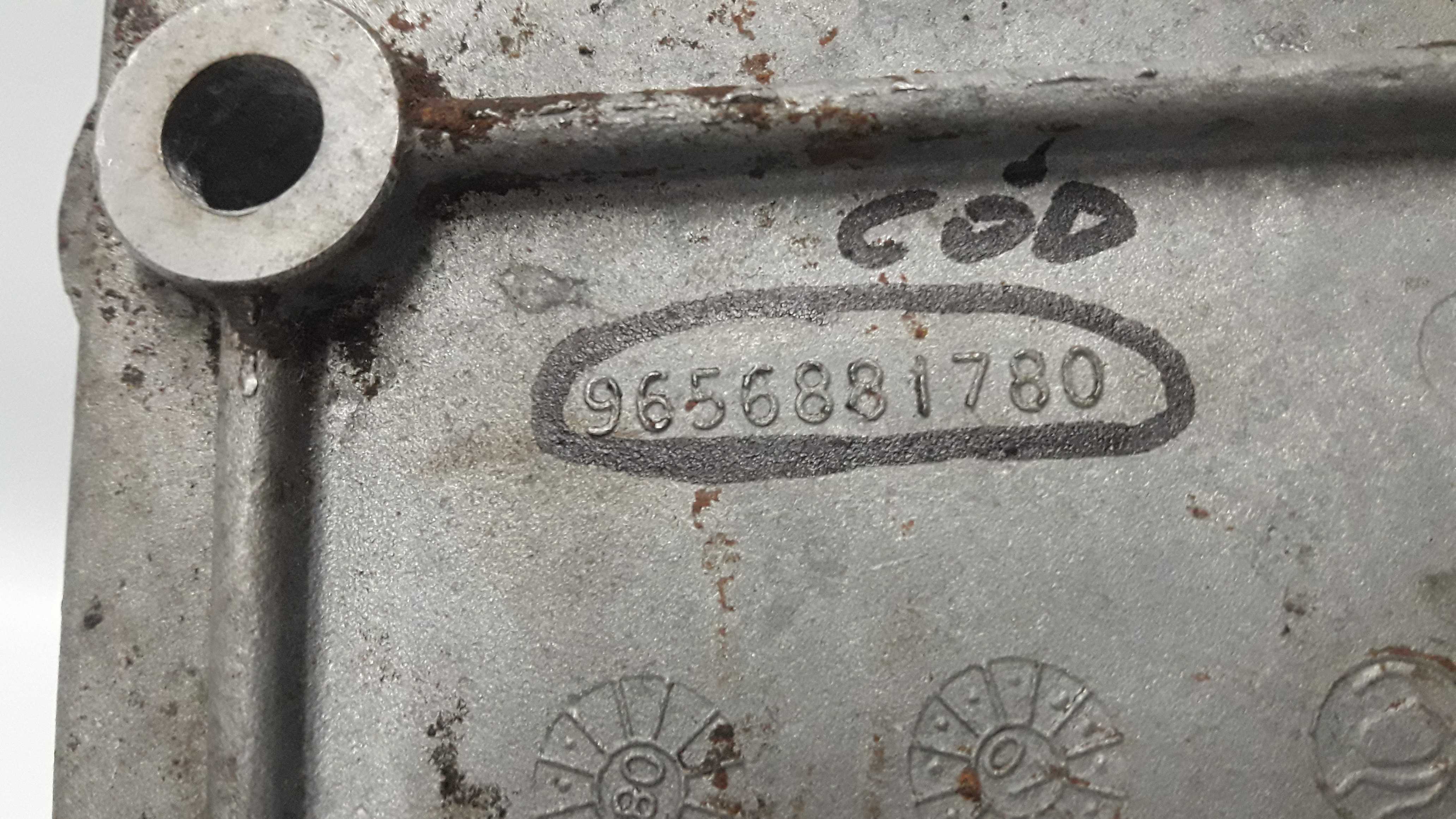 Suporte Compressor Ar Condicionado Peugeot 207 9656881780 7