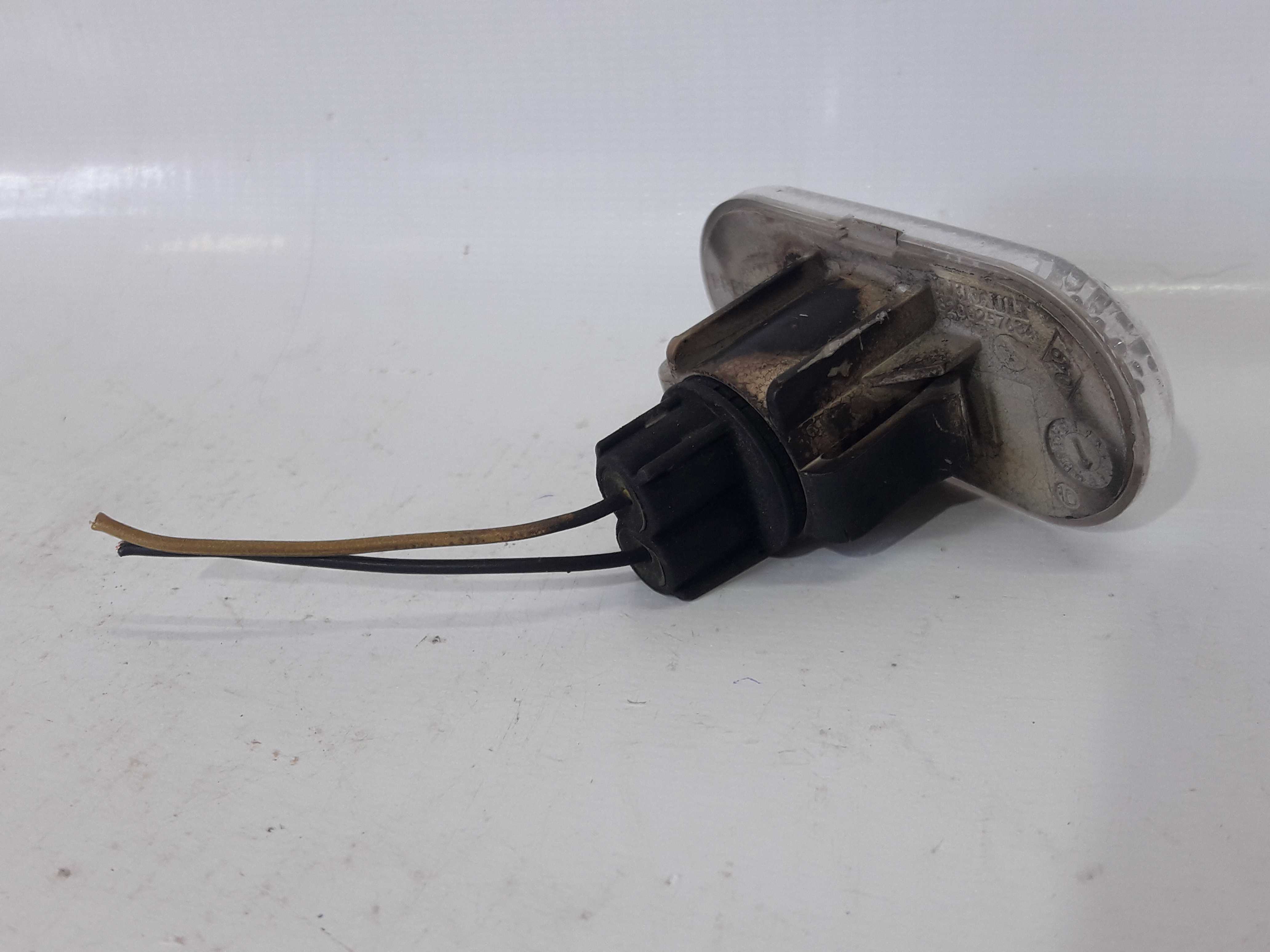 Pisca Lateral Branca Renault Logan 2019 3200257684  Direito Branco 3