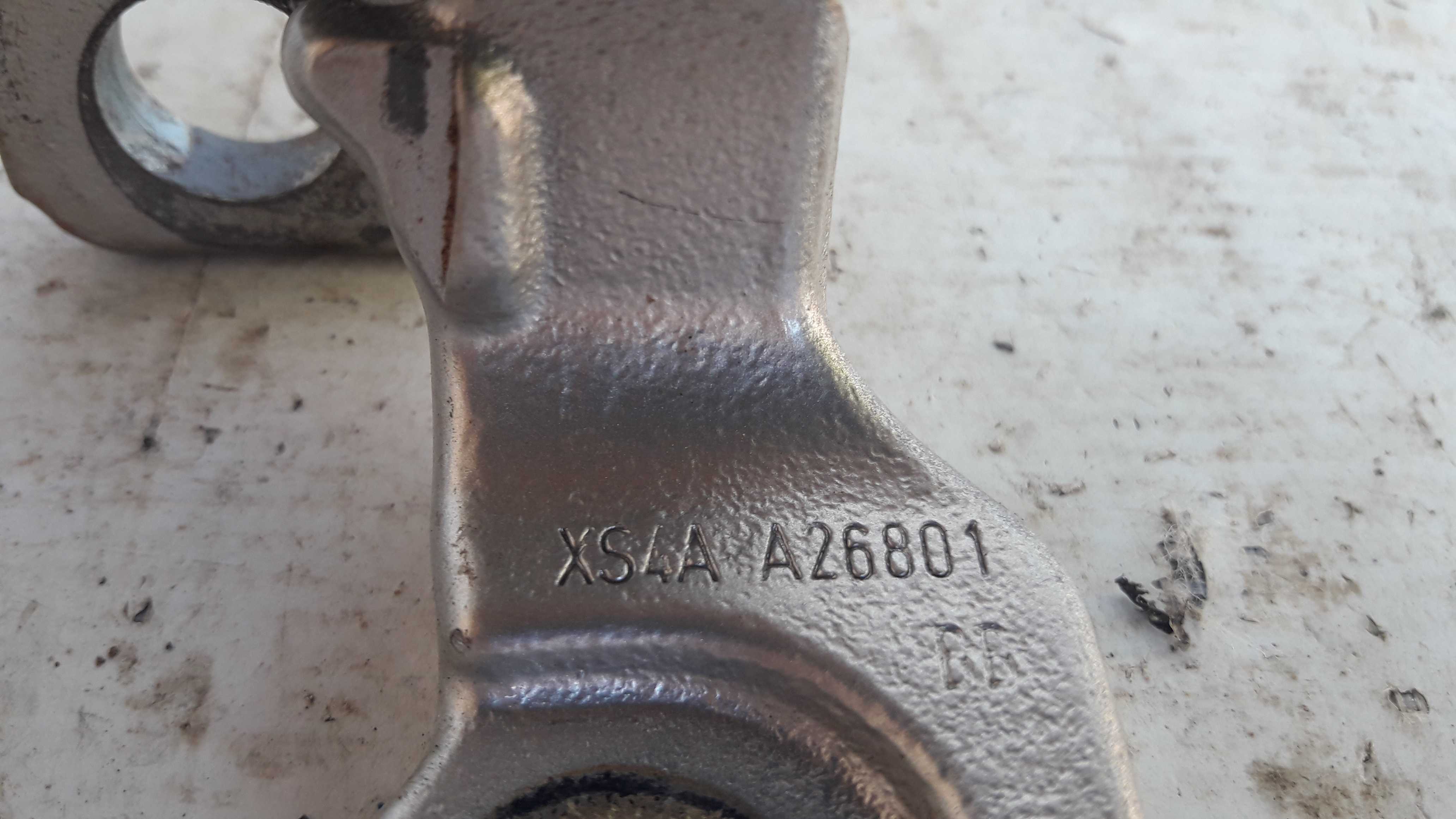 Dobradiça Traseira Esquerda Inferior Focus 02/07 Original 4