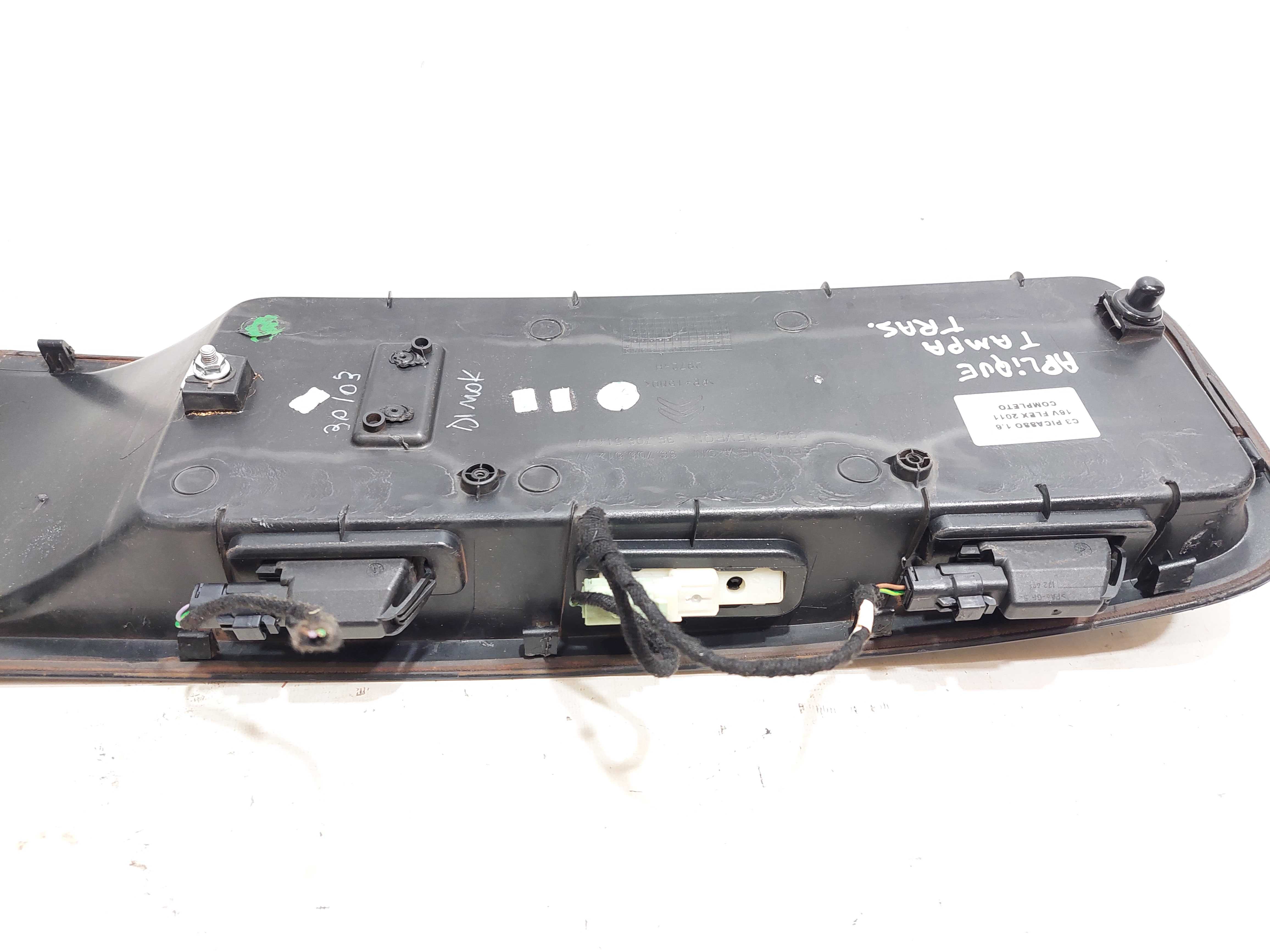 Suporte Placa Aplique Tampa Traseira Citroën C3 Picasso 2011 Preto 6