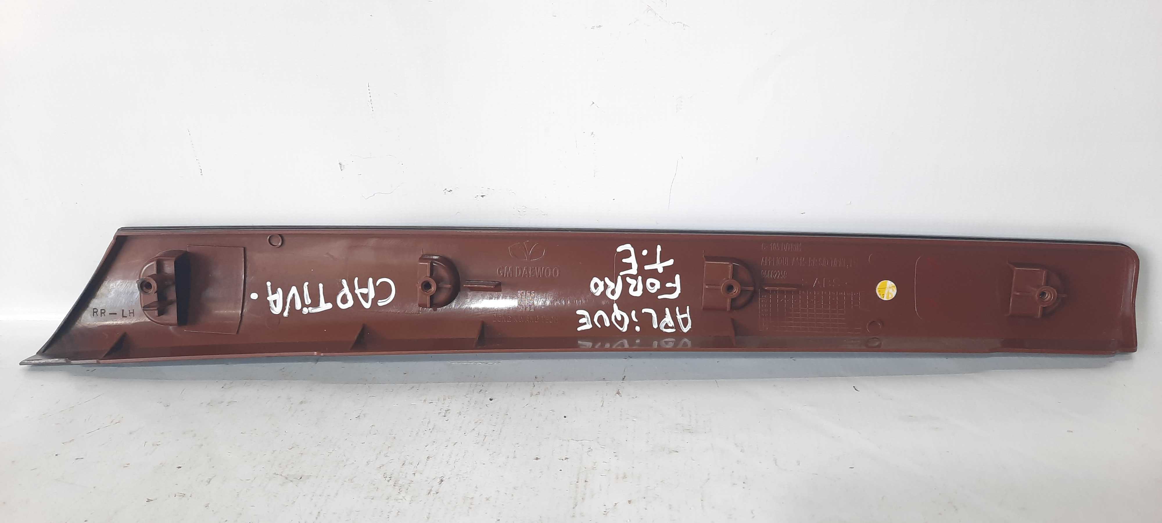 Moldura Aplique Int Porta Traseira Esquerda Captiva  9666225 Preto 2