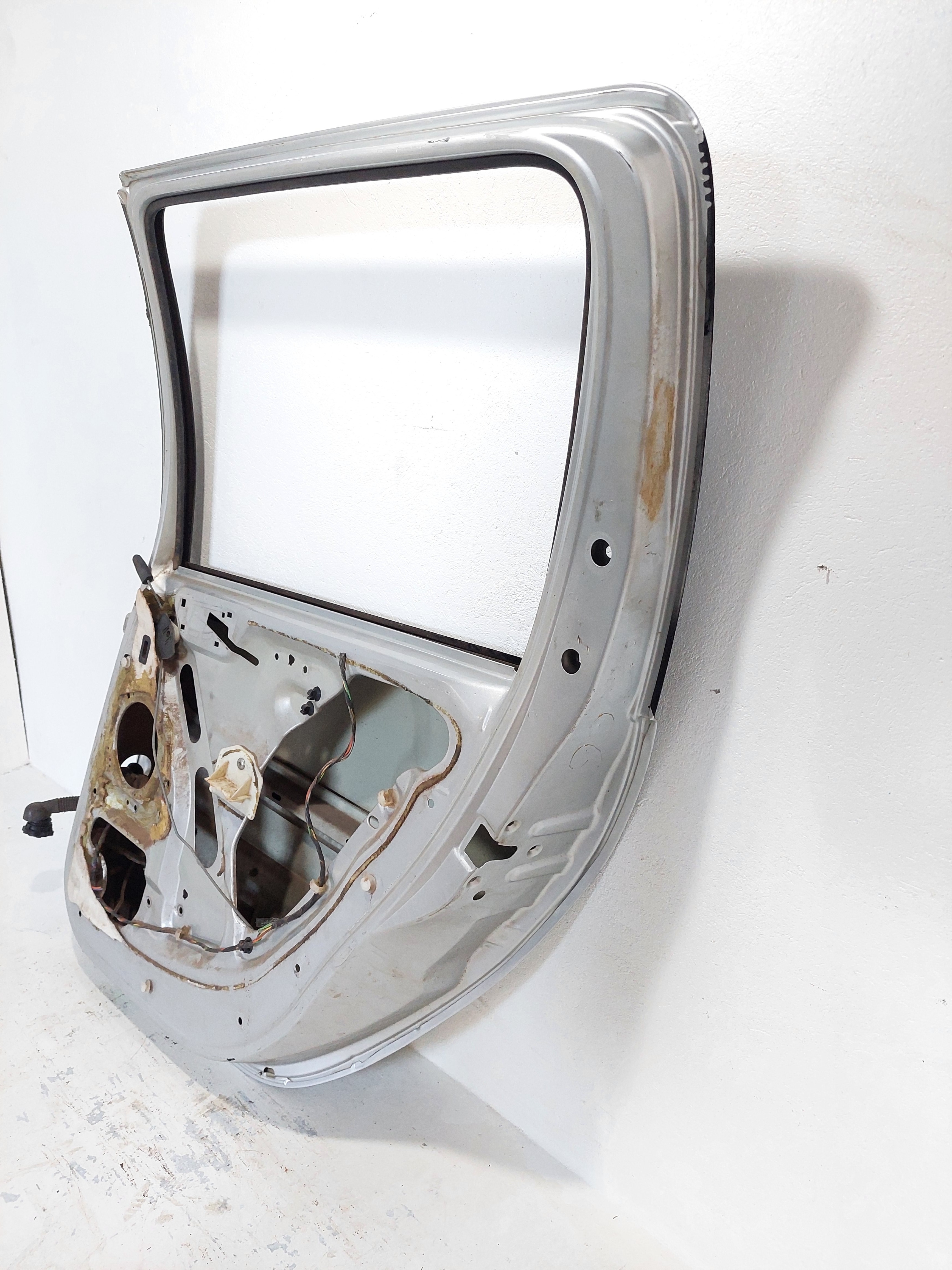 Porta Traseira Direita Peugeot 206 207 Sw Original 4