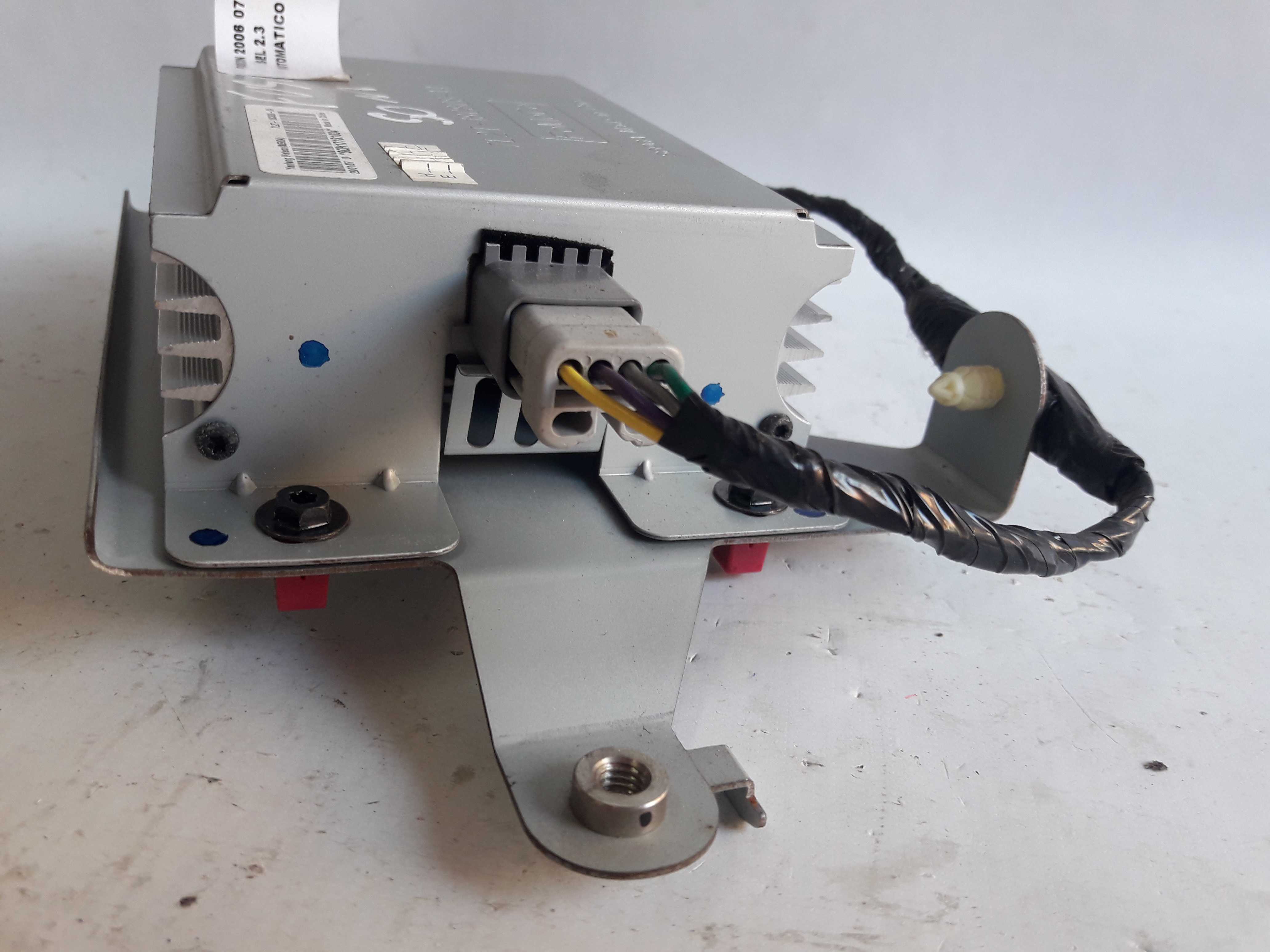 Módulo Amplificador Ford Fusion 06/2009 7l2t18c808 Original Prata 4
