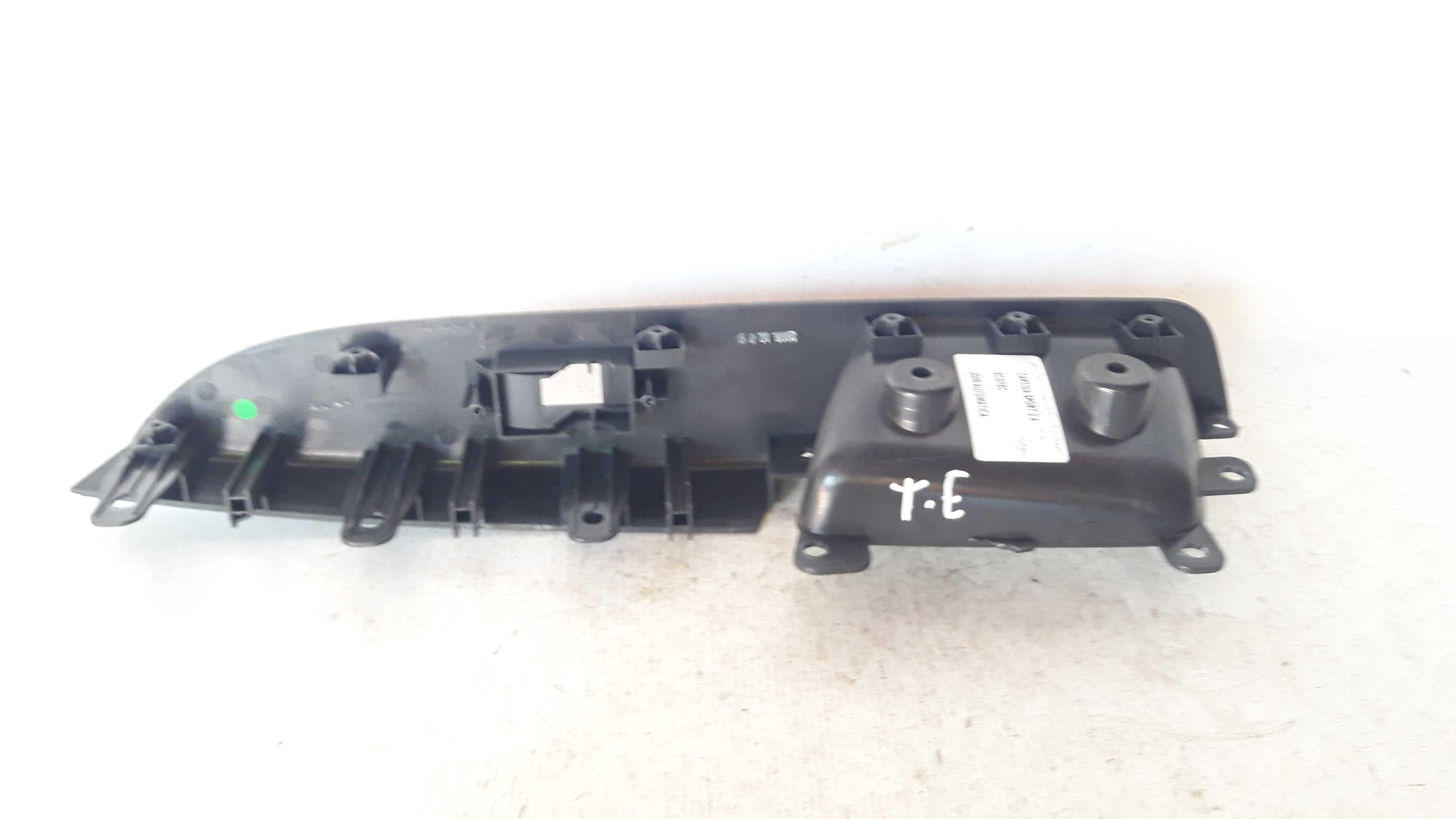 Moldura Botão Vidro Elétrico Traseiro Esquerdo Captiva 09/13 3