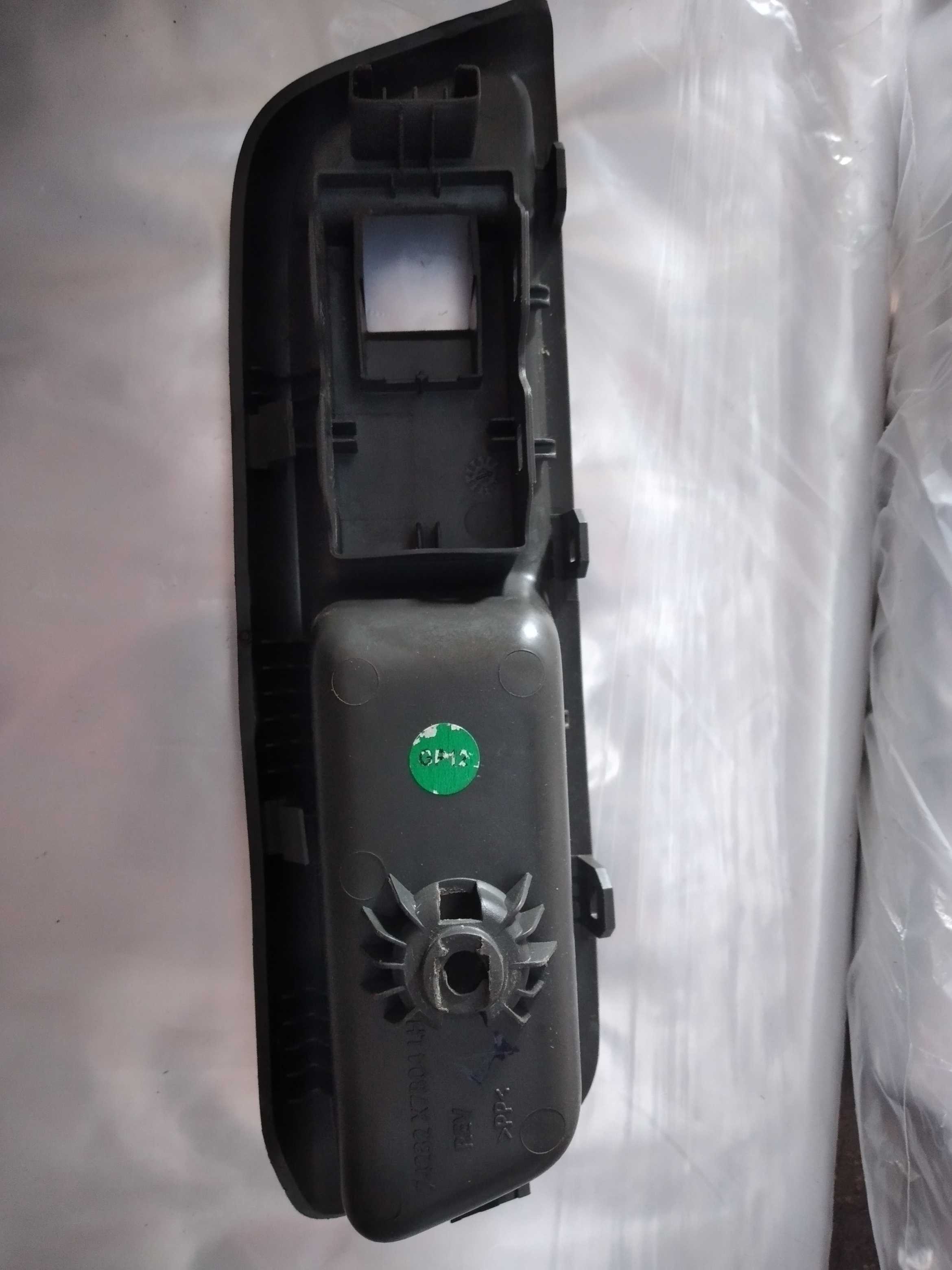 Moldura Botão Vidro Elétrico Traseiro Esquerdo Cobalt 12/17 3