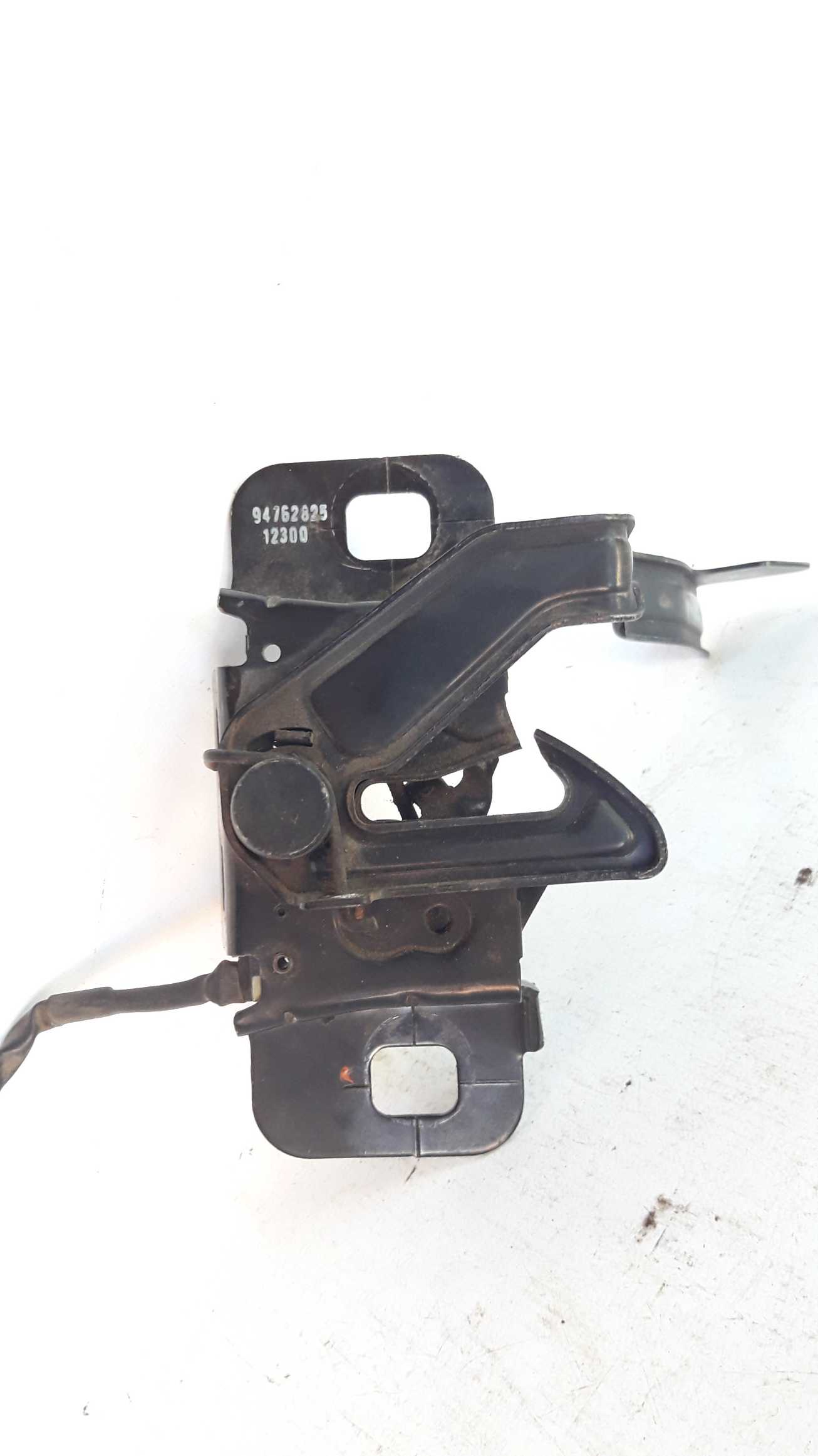 Fechadura Capô Chevrolet Spin 94762825 Original 2