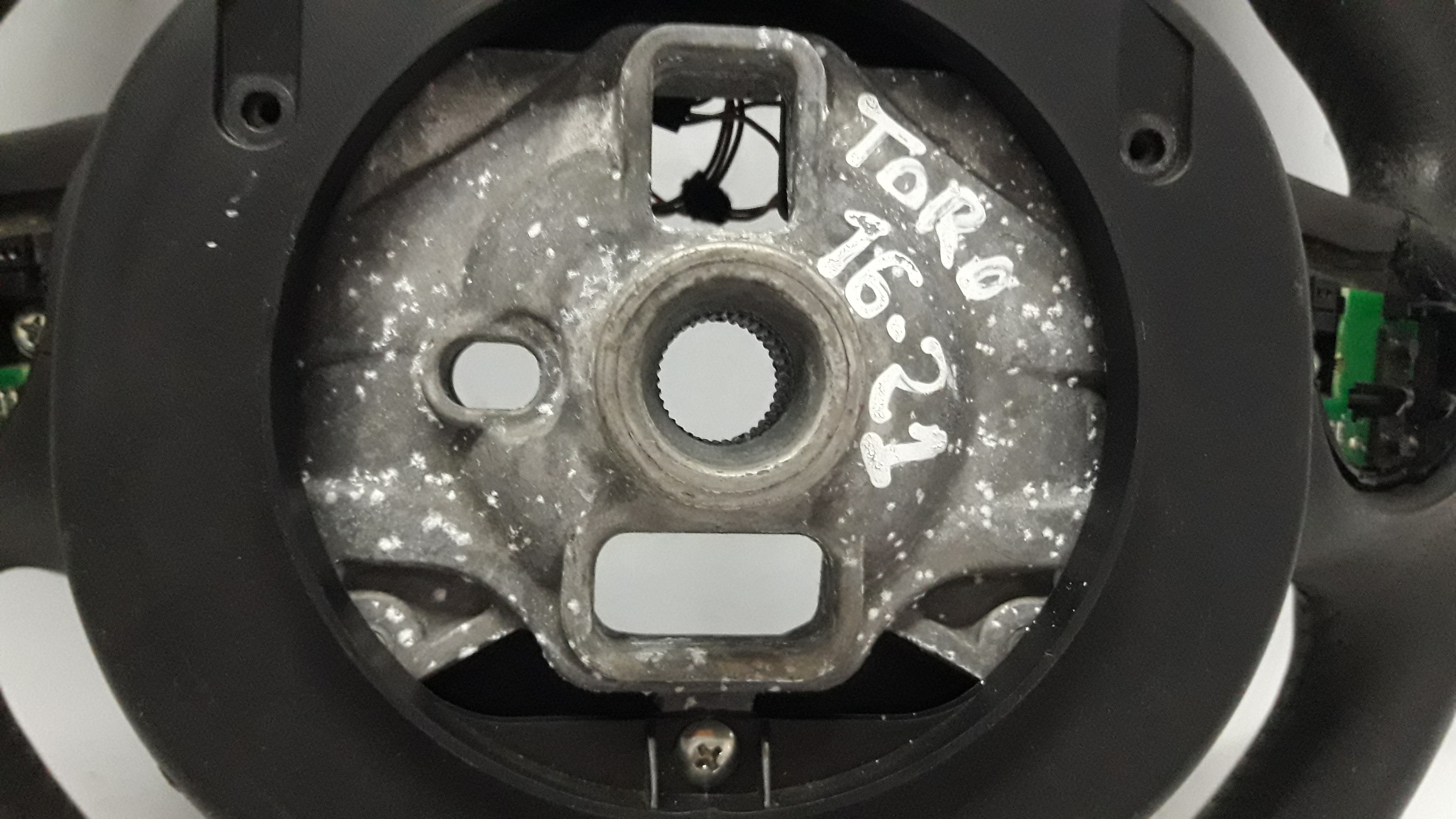 Volante  Com Comandos Sem Padle Shifts Toro  16 A 21  Preto 9