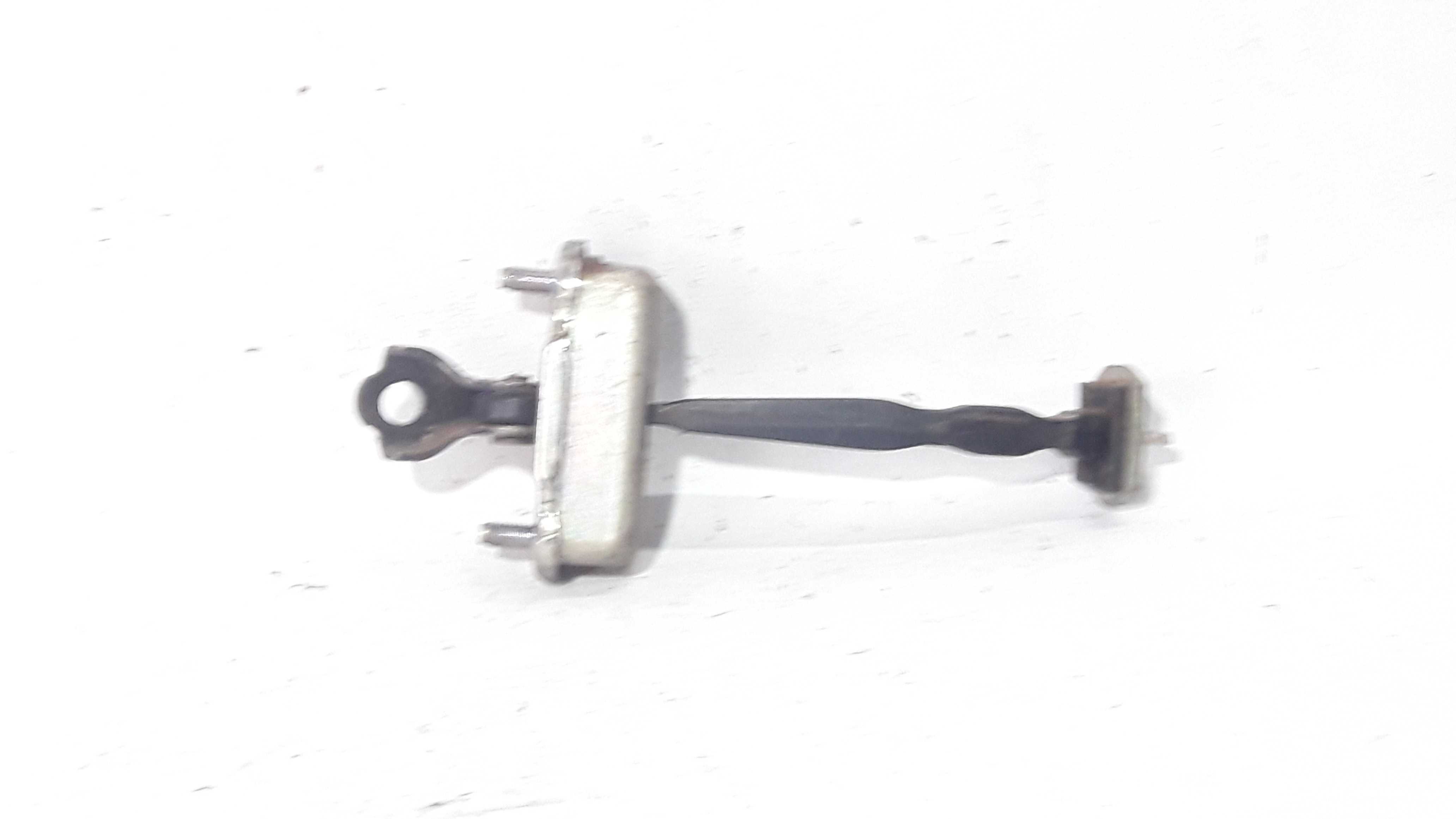 Limitador Porta Traseira Nissan Tiiida 8/12 4