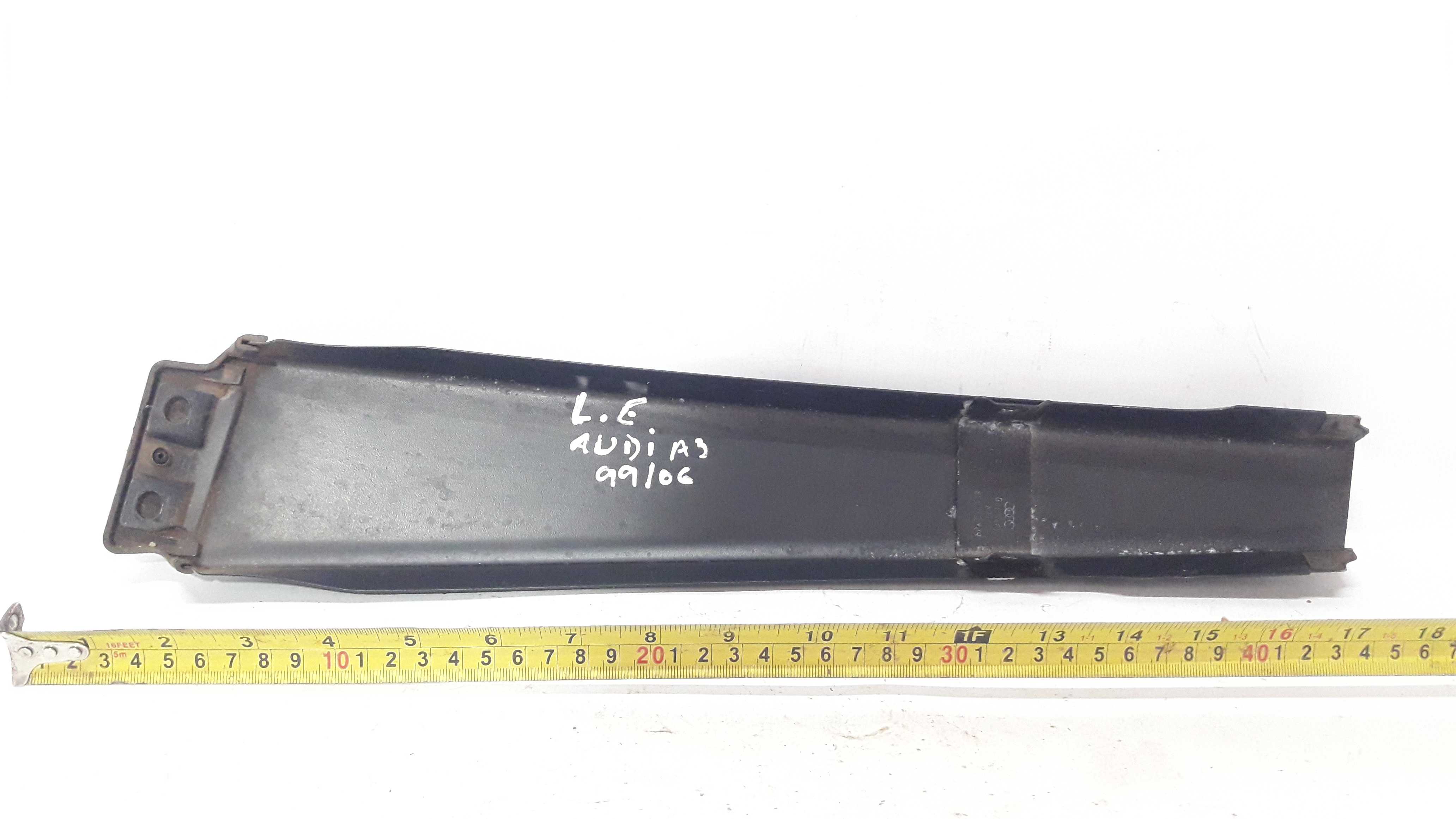 Moldura Ext Coluna Esquerda Central Audi A3 99 A 6 8l4853289 5