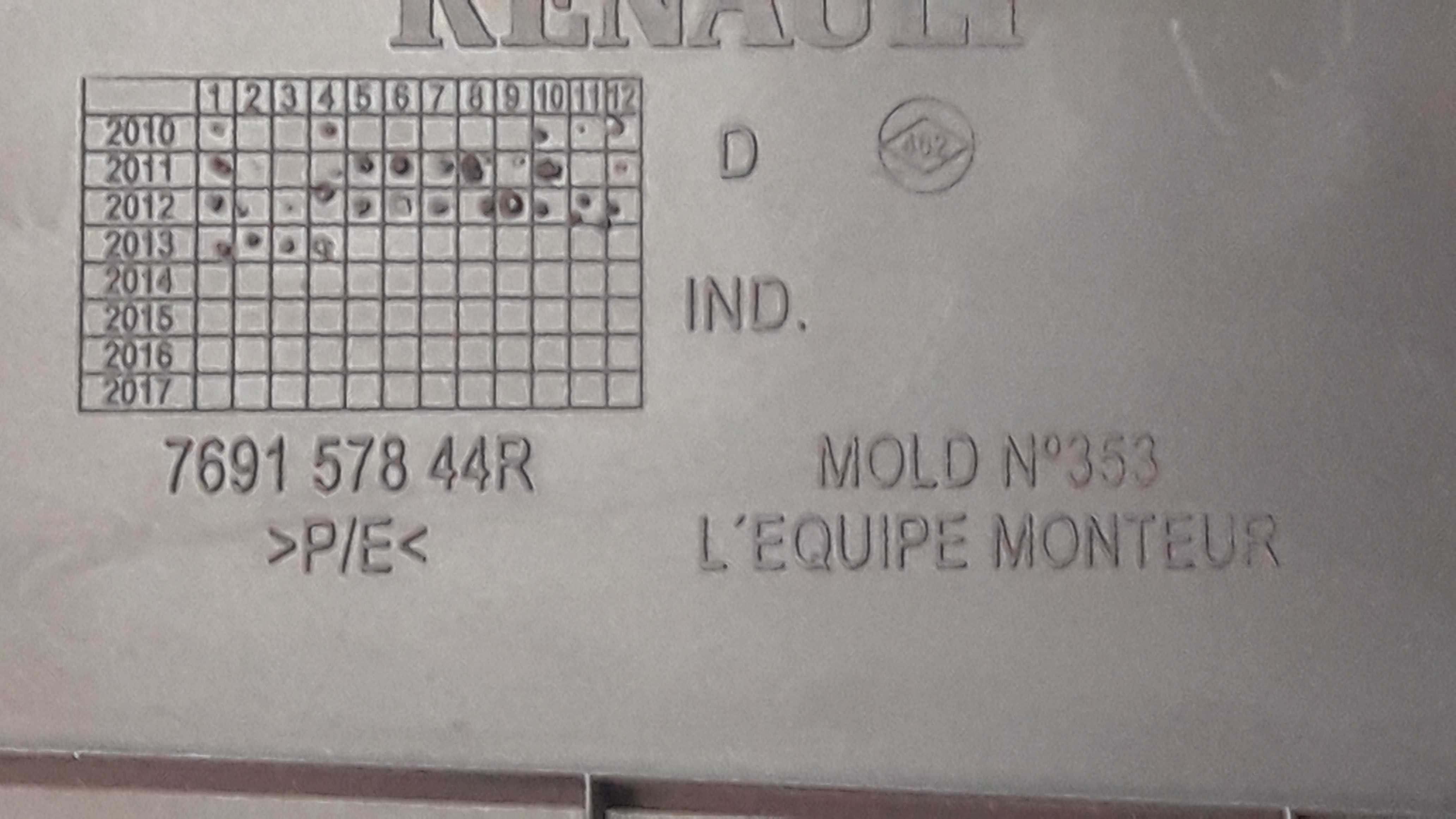 Moldura Inf Direita Coluna Central Fluence 12/15 769157844r 4