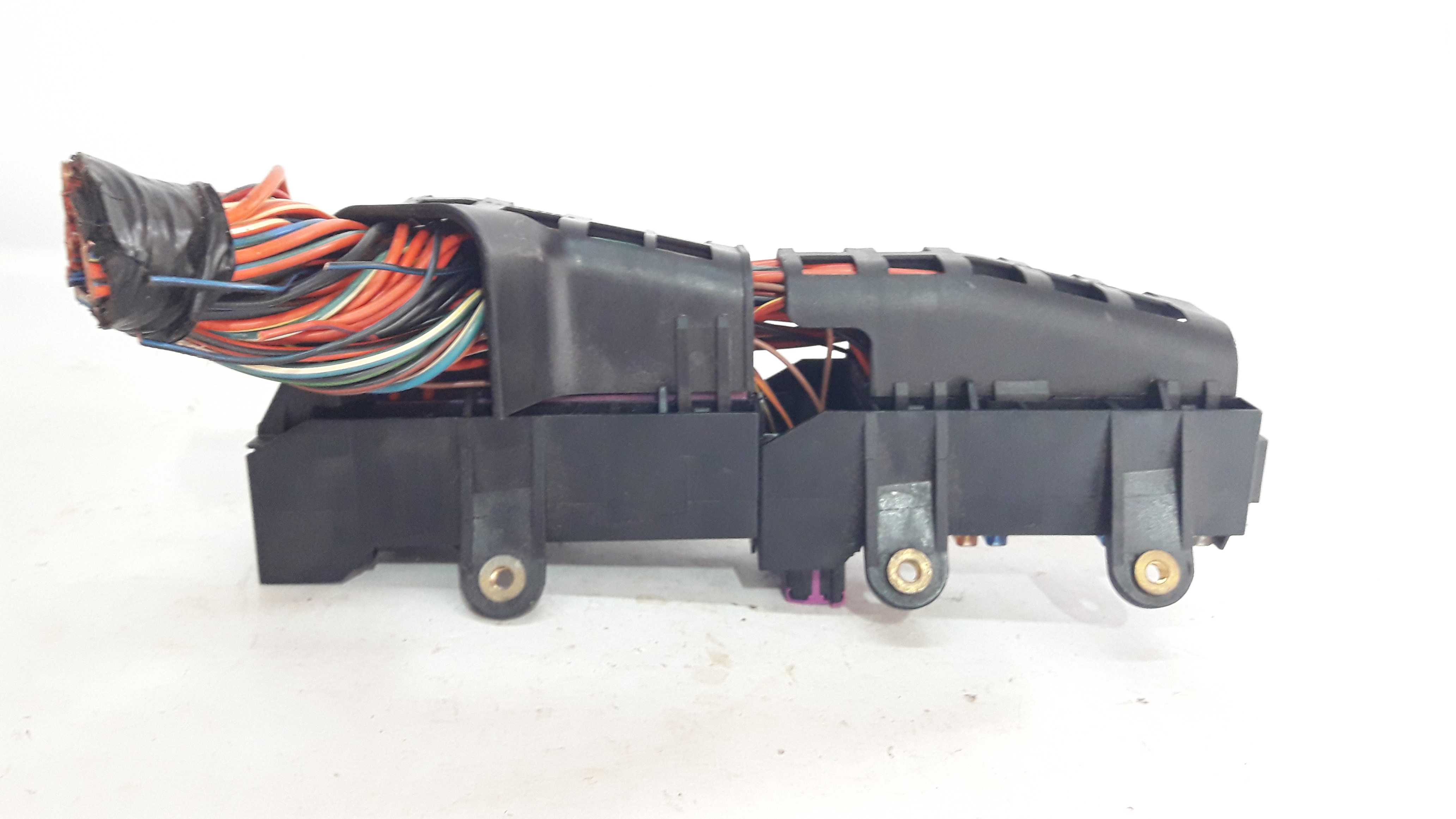 Caixa Fusiveis Fox Spacefox 1.6 8v 4cc 16 A 22 5z0941828aa 3