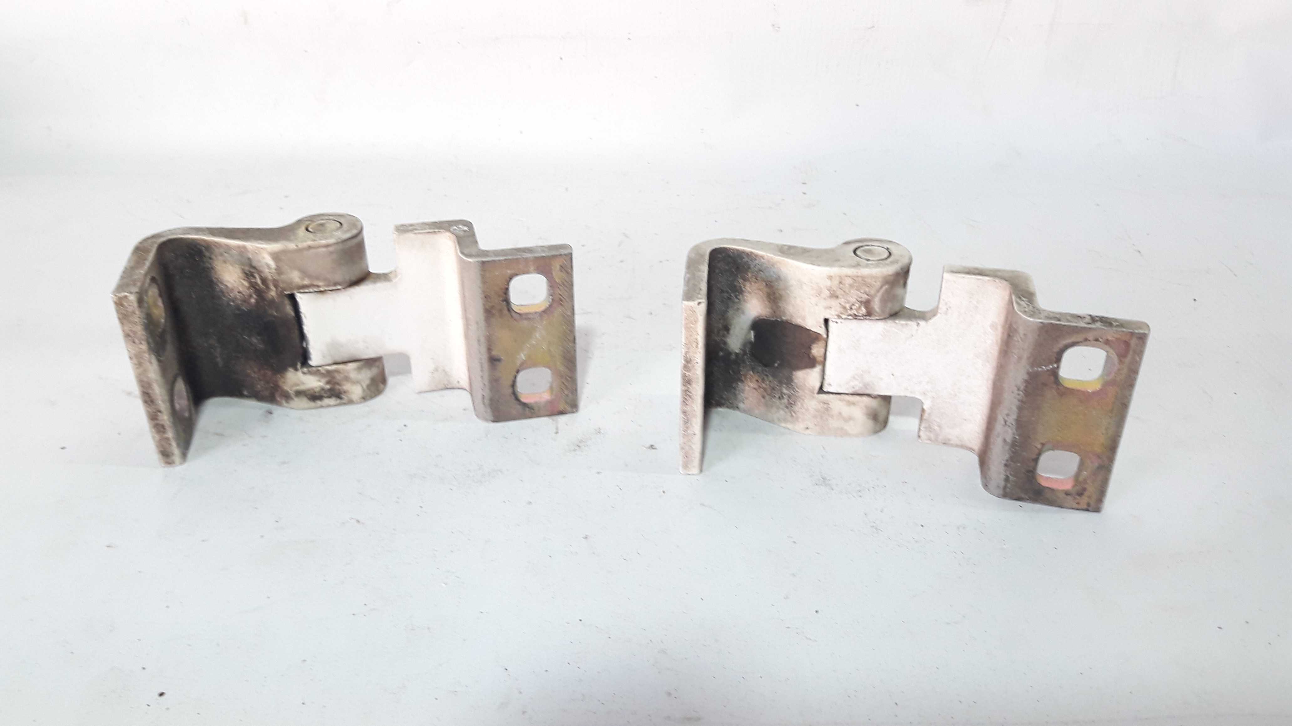 Dobradiça Tampa Traseira Direita Doblo Cargo 02/08 25359 5