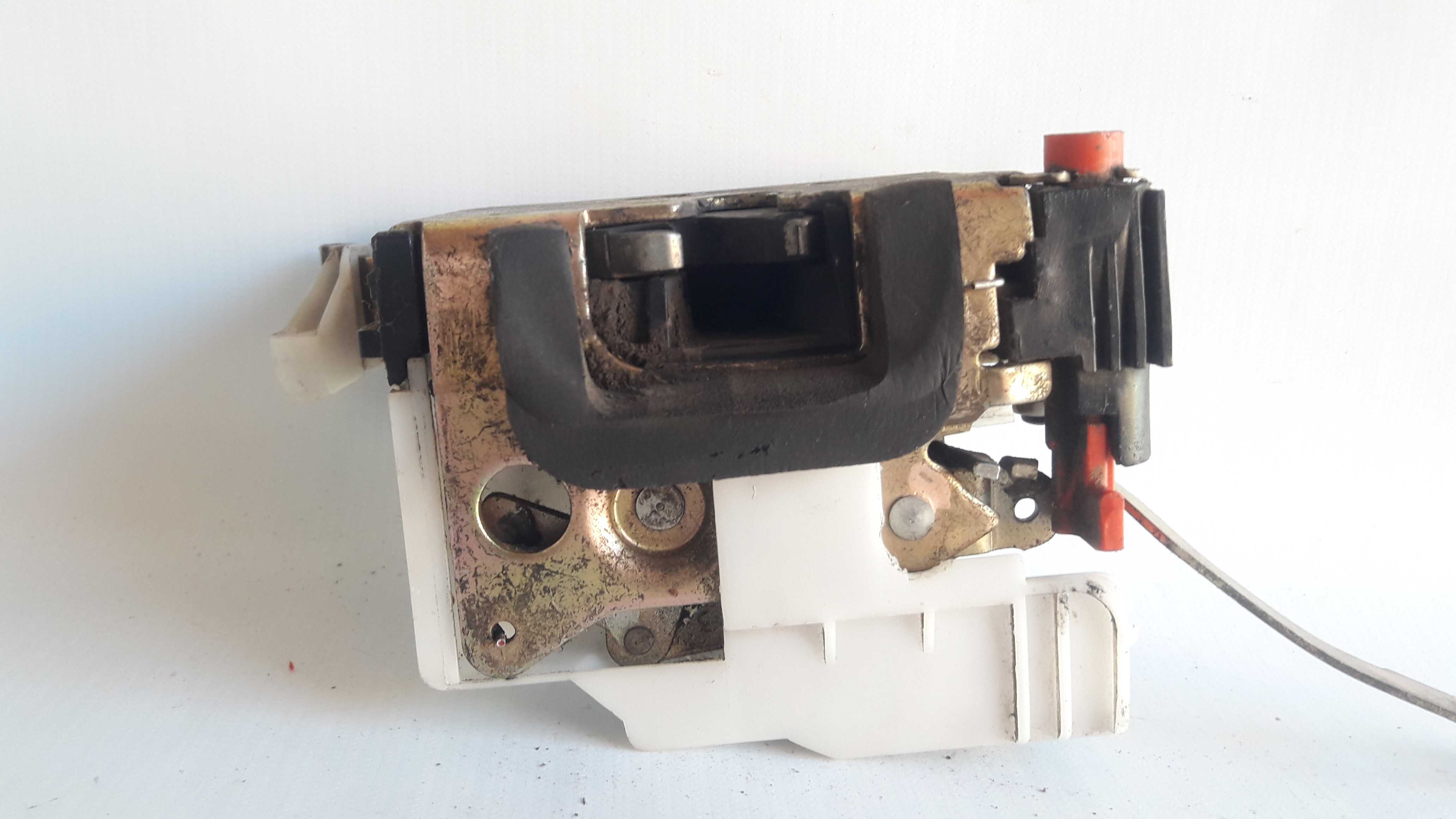 Fechadura Porta Traseira Direita Celta/prisma 07/12 Original 2