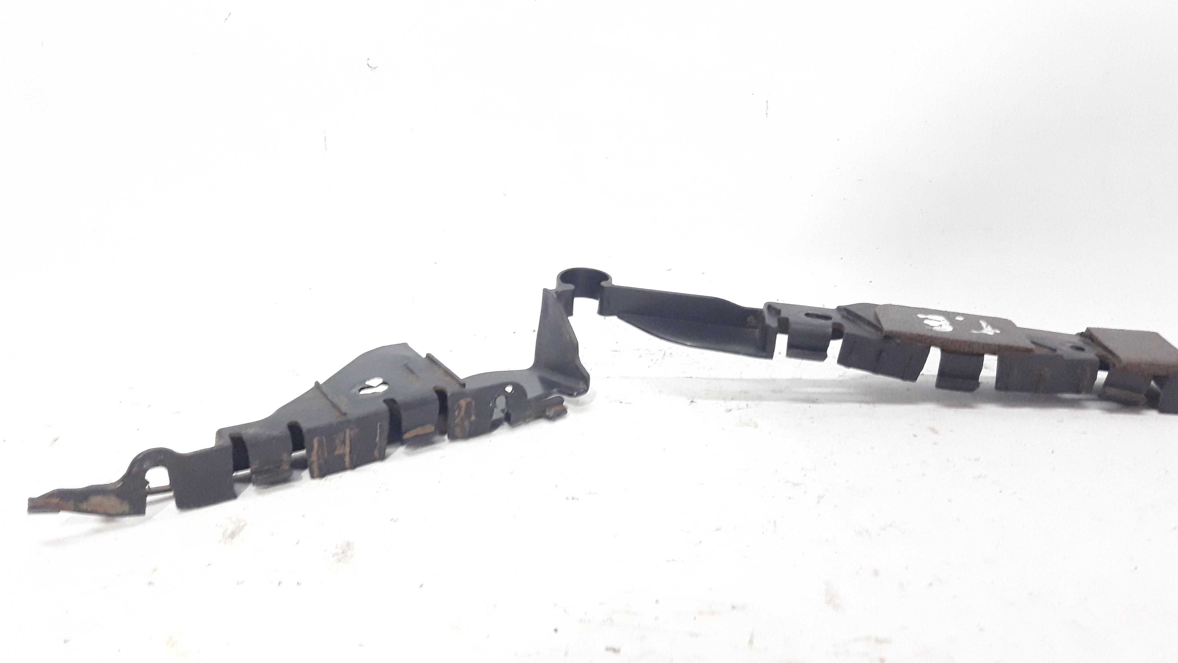 Suporte Guia Parachoque Traseiro Esquerdo Fiesta Sedan 4 A13 2