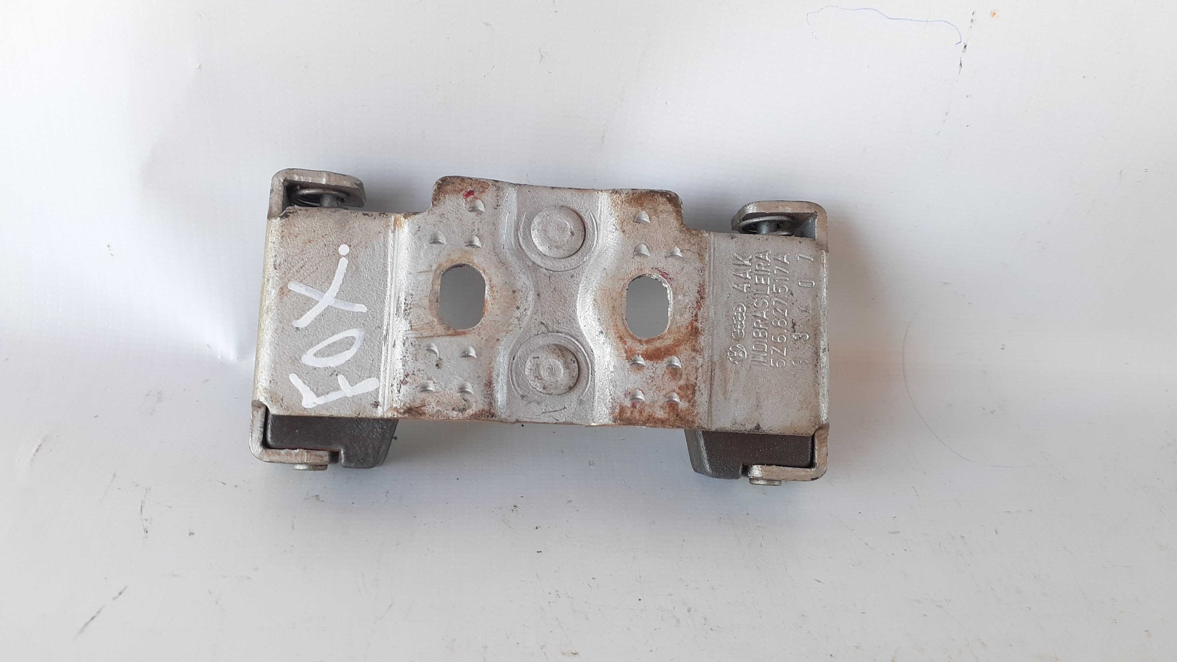 Batente Porta Malas Fox 10/15 5z6827517a Original 3