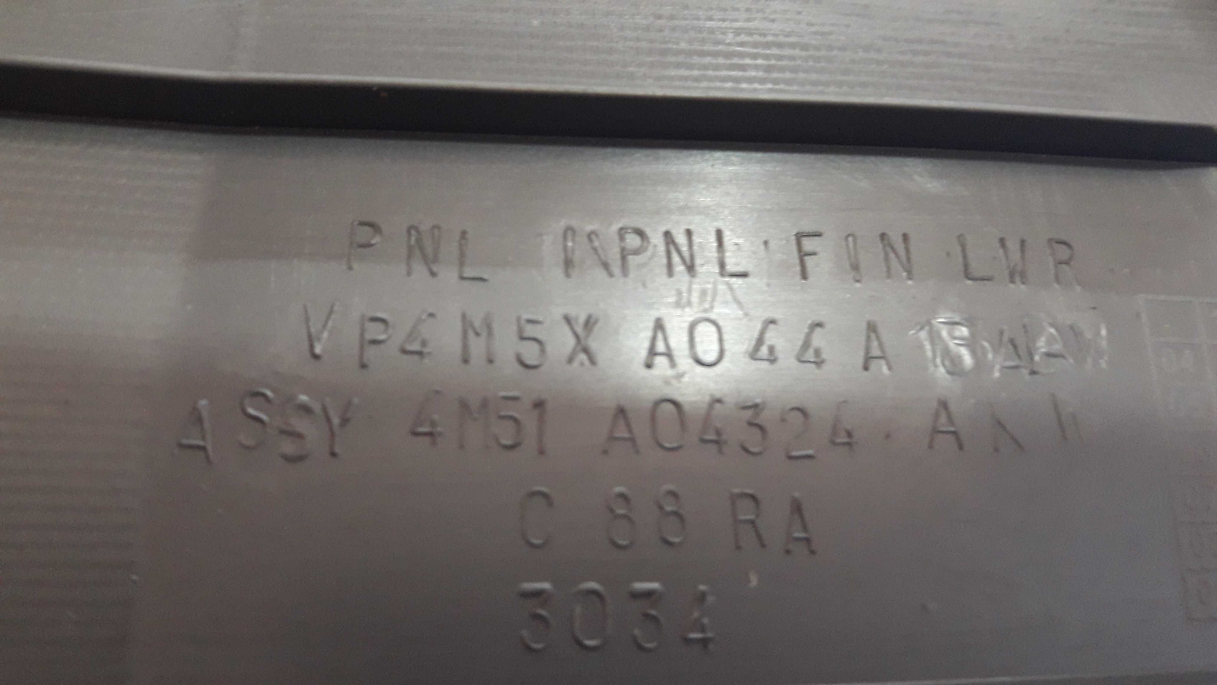 Moldura Inferior Esquerda Painel Focus 9 A 13 4m51a0432 9