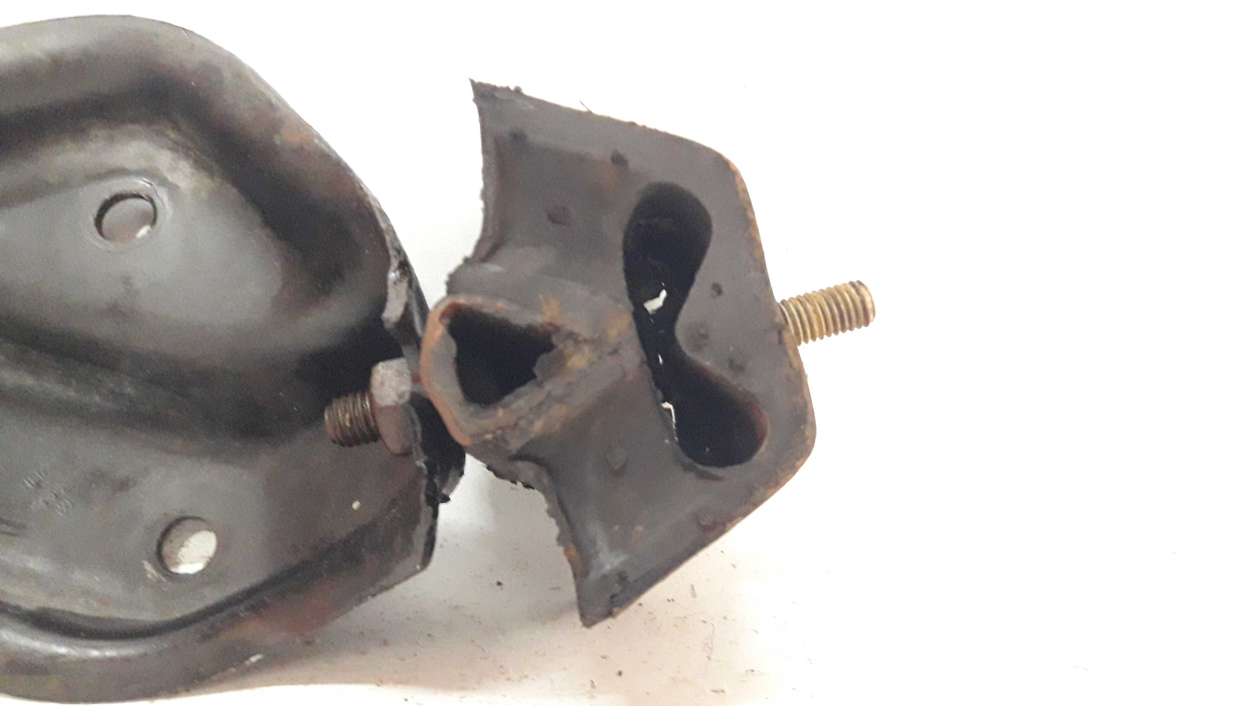 Coxim Esquerdo Motor Gol G3 G4 Ap 05 A 10 823199381b 28318 3