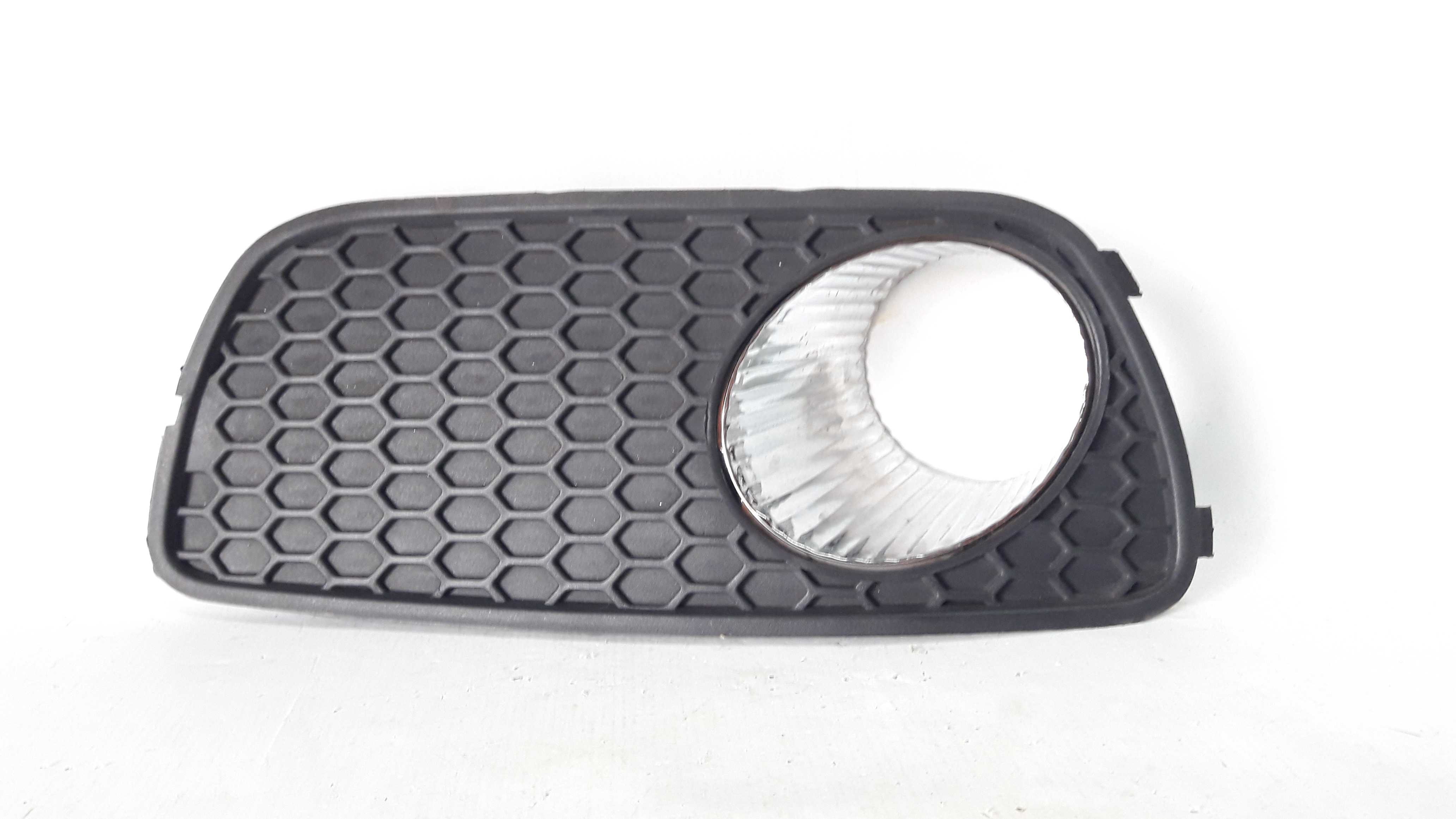 Grade Inferior Parachoque C Milha Palio 04/8 Celebration  Preto Plástico 9