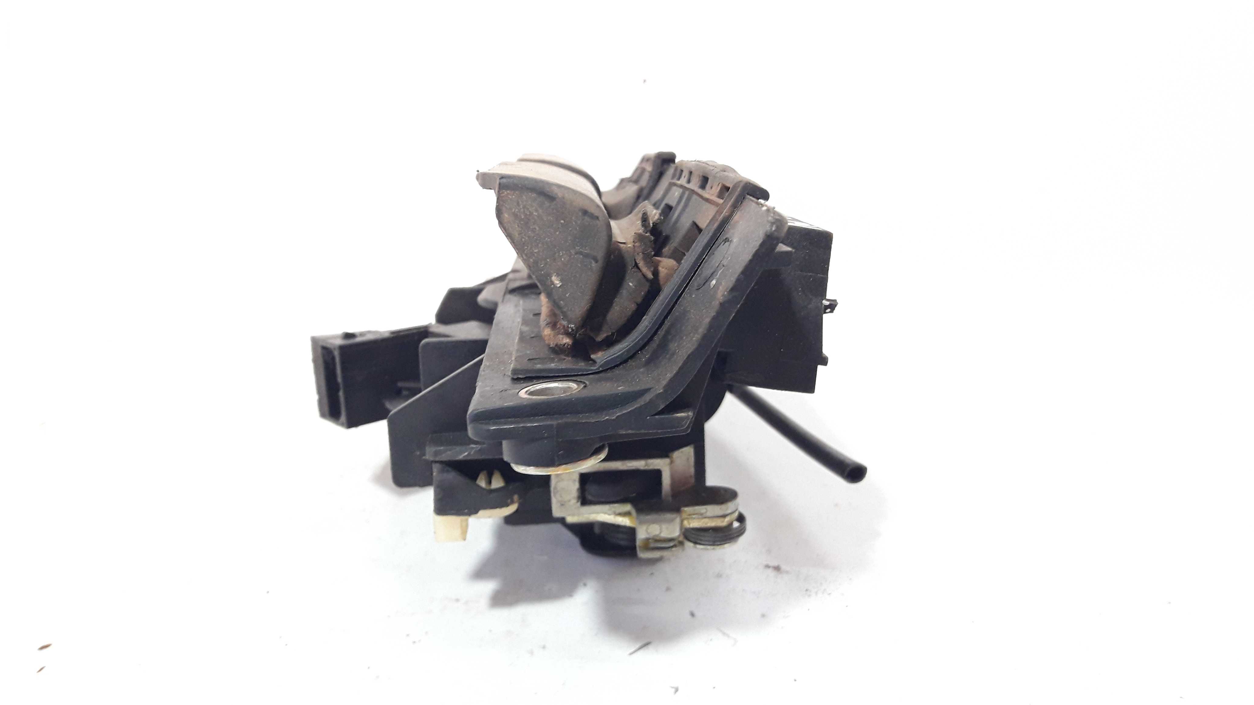 Macaneta Tampa Traseira Audi A3 99/6 C Pequena Avaria 24240 7