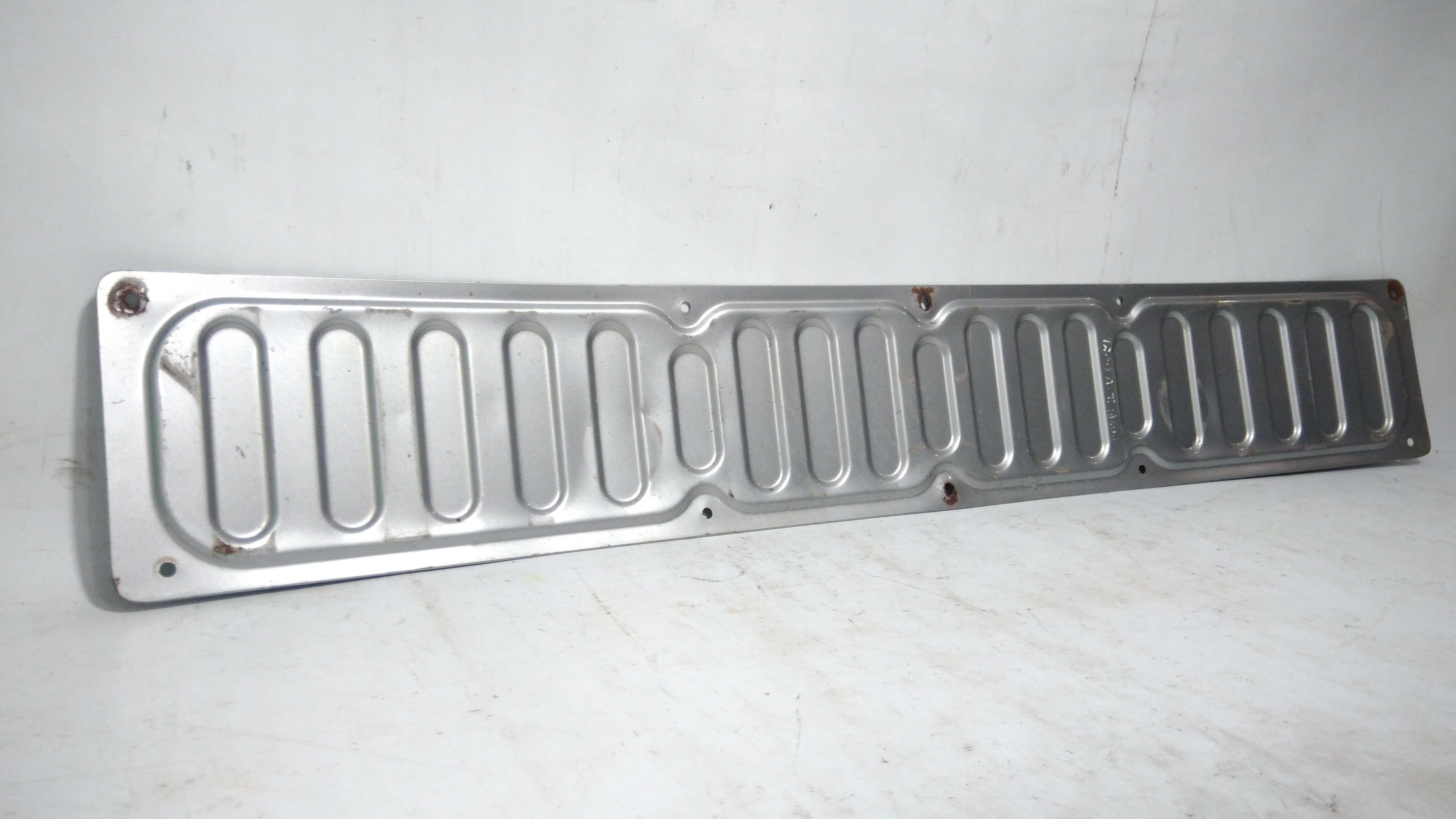 Protetor Interno Tampa Traseira Toyota Hilux 2016 A 2020 4