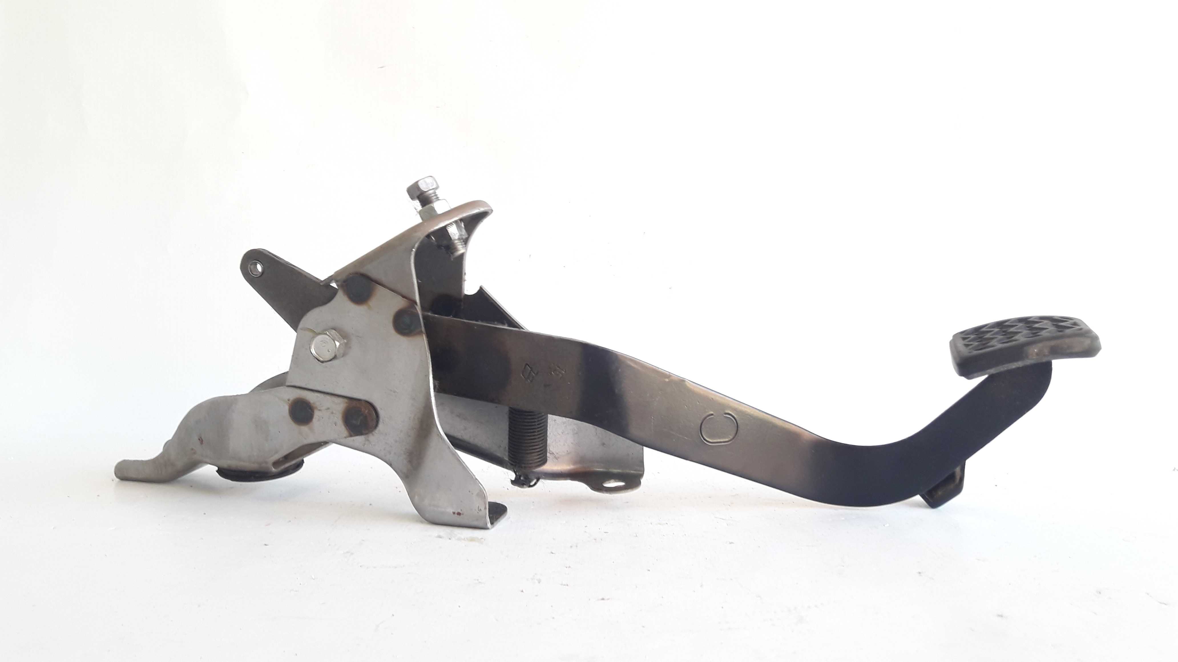 Pedal Embreagem Toyota Etios Seda Manual 13/15 Original 5