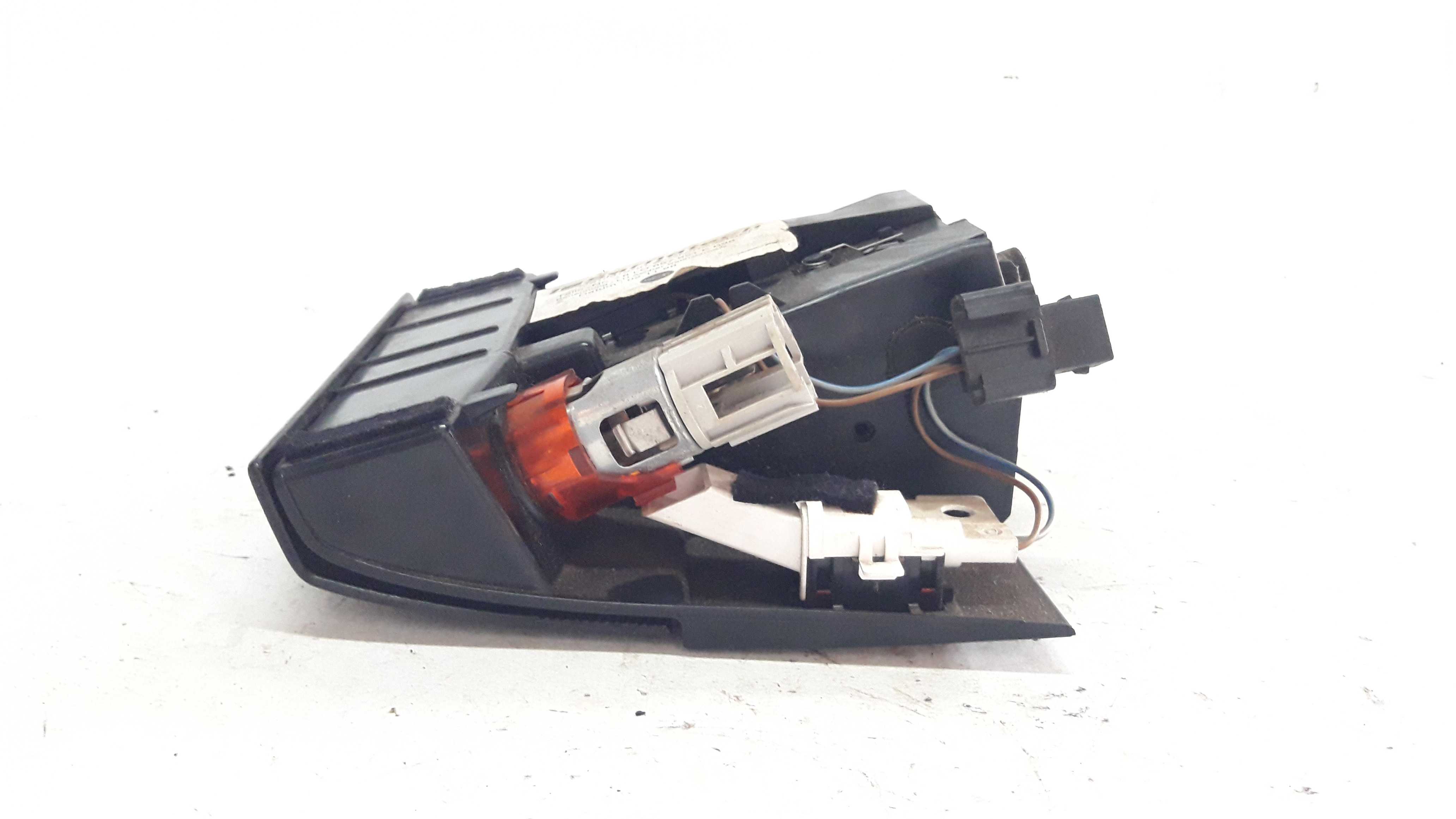 Cinzeiro E Acendedor Audi A3 99 A 06 8l0857951 C Detalhe 5