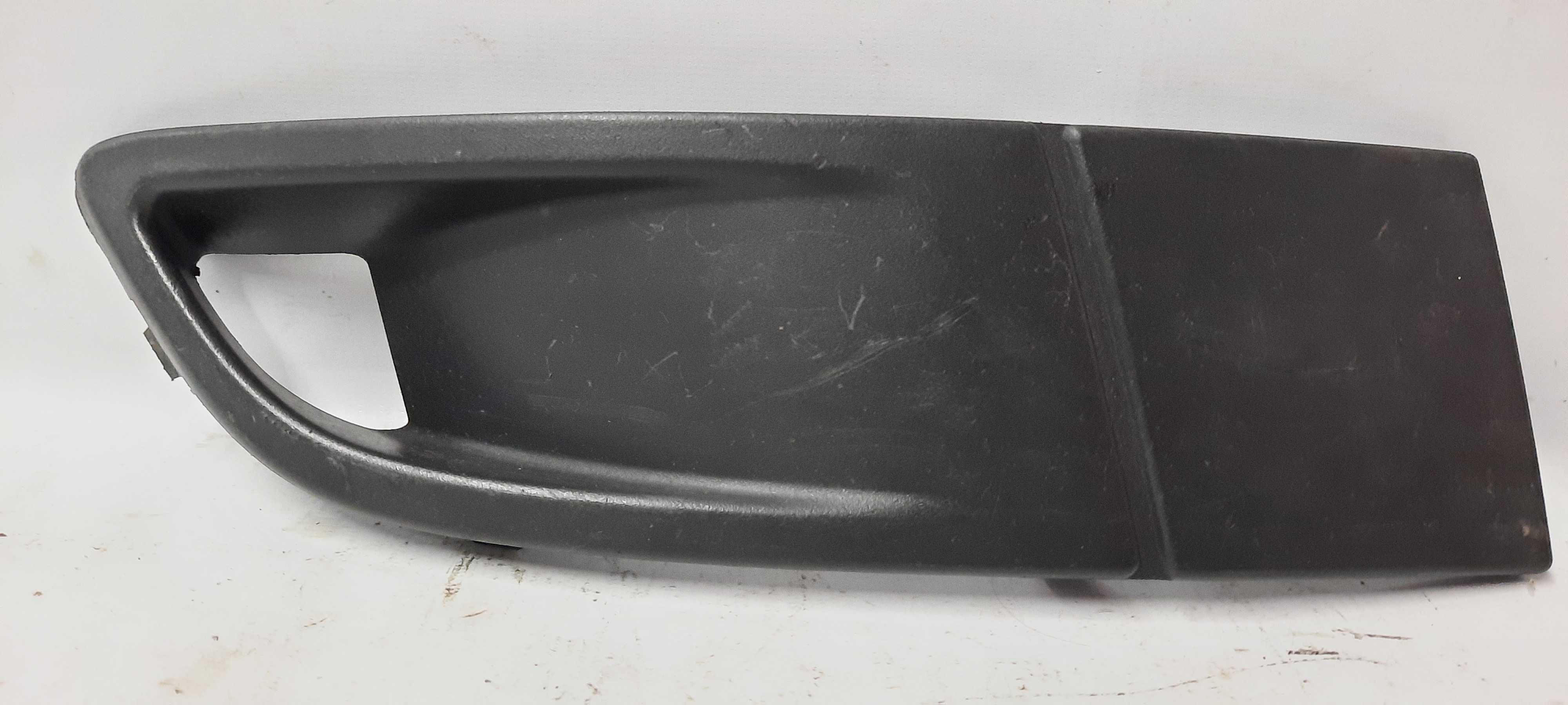 Moldura Farol Milha Ld Direito Classic 94733950 Original Preto Direito 1
