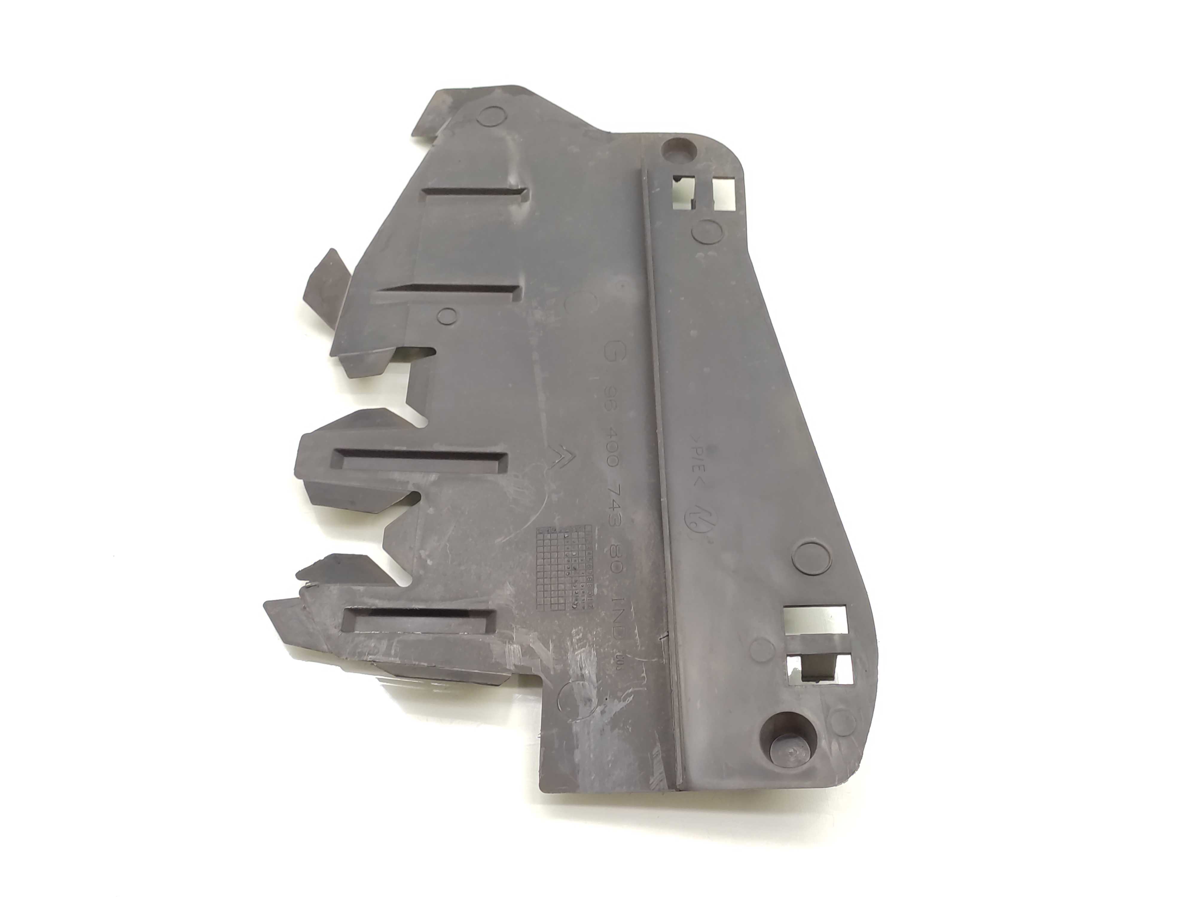 Defletor Lateral Esquerdo Radiador Citroen C3 1.6 16v 2004 2