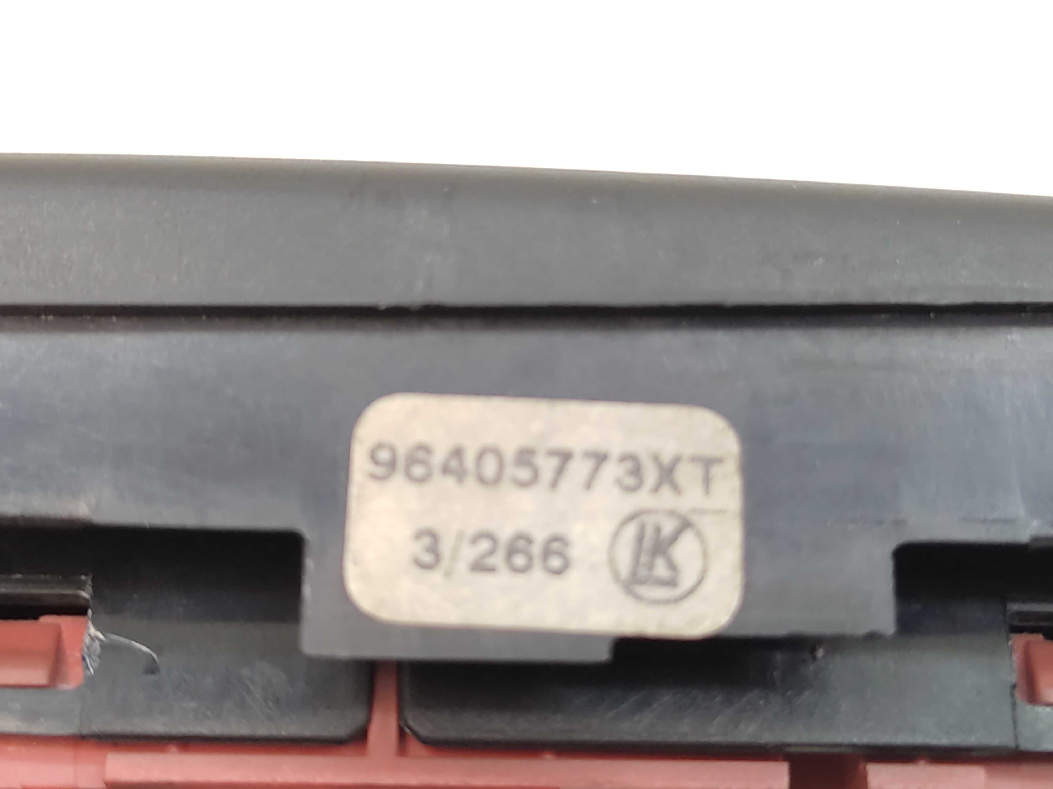 Moldura Botão Falso Painel Citroen C3 2004 2005 2006 2007 3