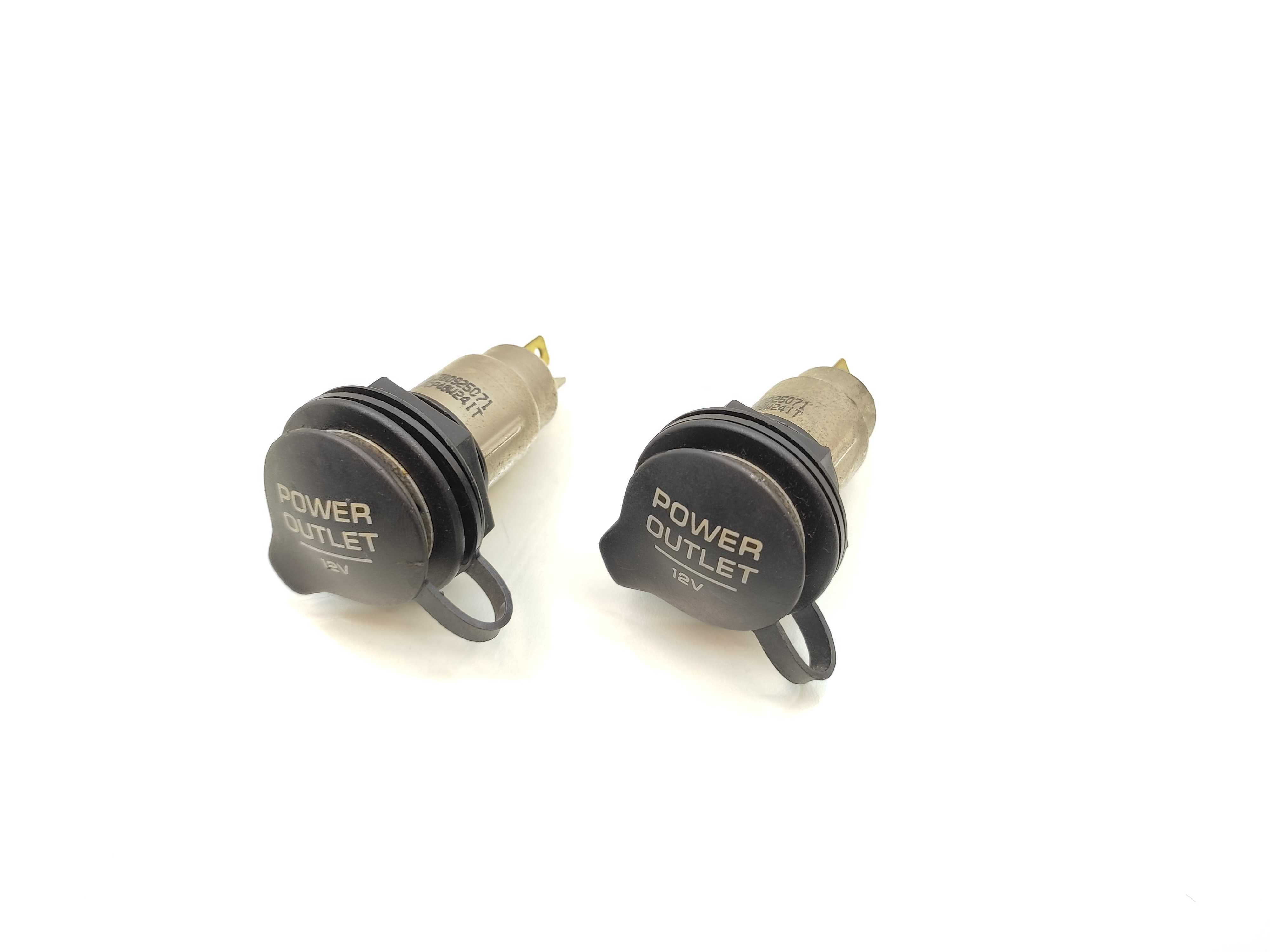 Par Tomada 12v Porta Malas Vw Passat Variant 2000 Preto 1