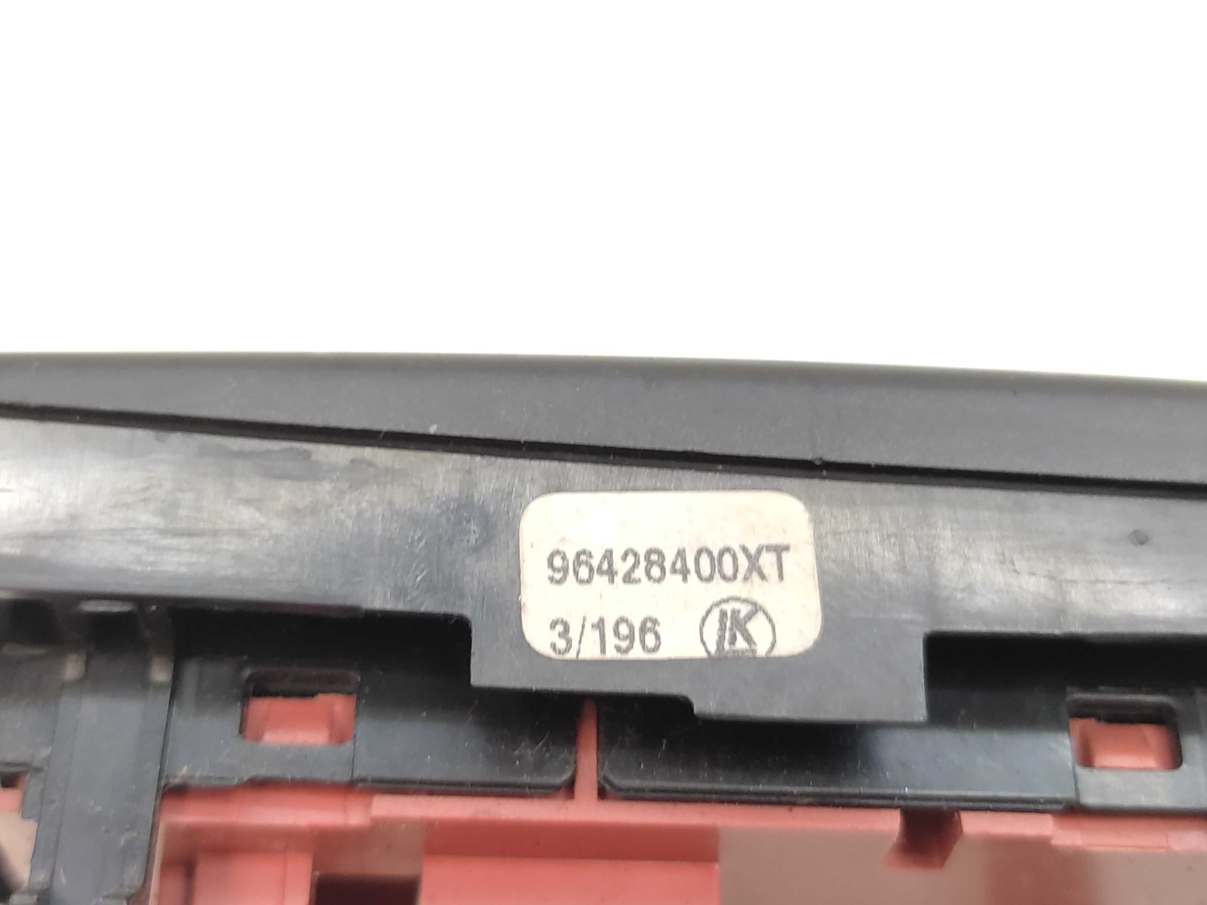 Botão Gasto Interruptor Painel Citroen C3 2004 2005 2006 3