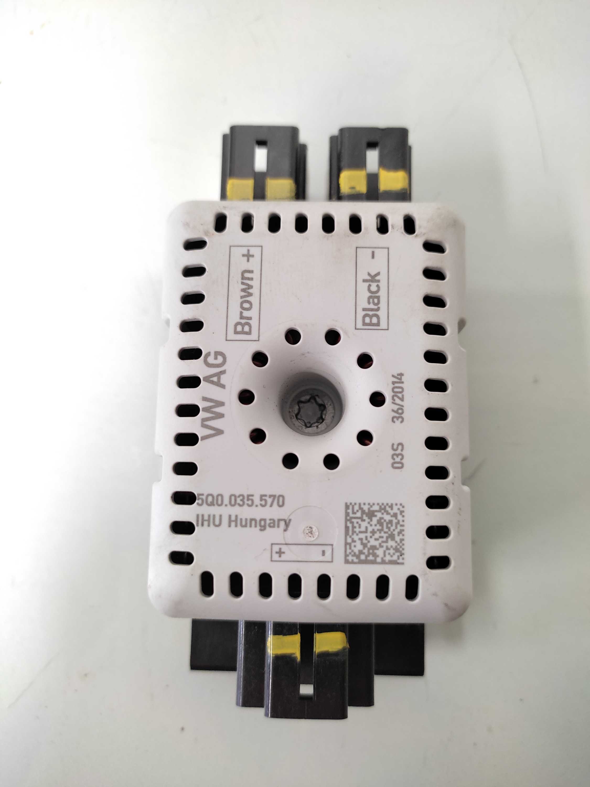 Modulo Amplificador De Antena Vw Golf Tsi 2015 N? 5q0035570 Misto 5