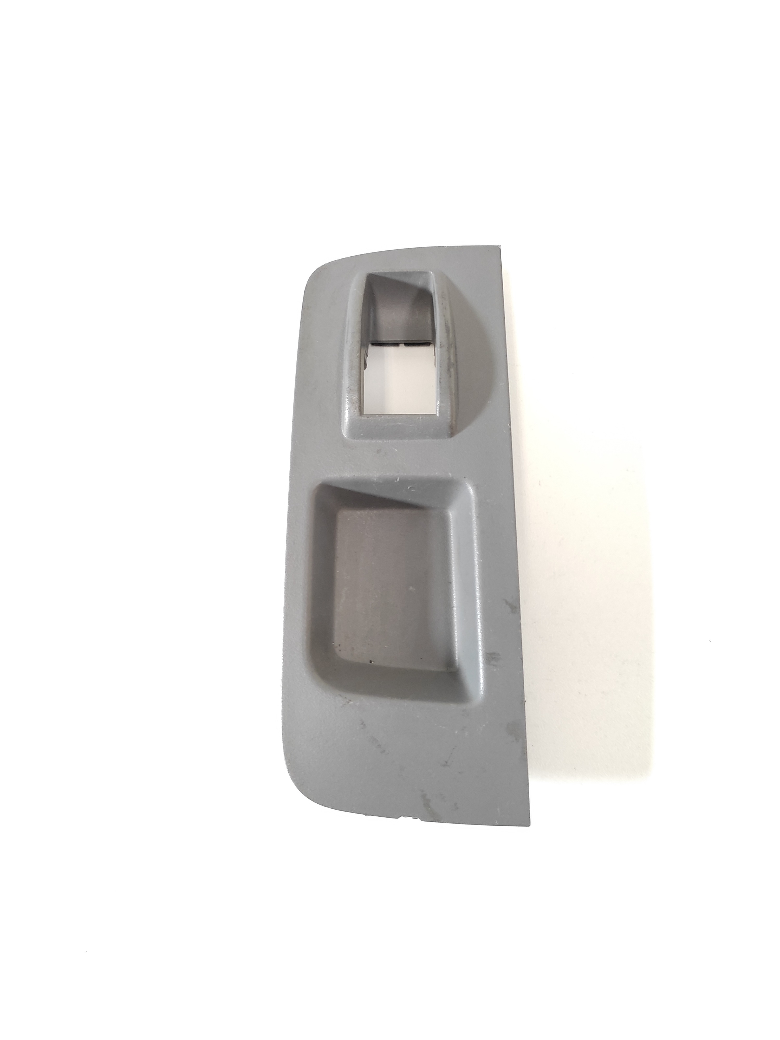 Moldura Botao Vidro Porta Traseira Direita Fiat Palio 2013 1