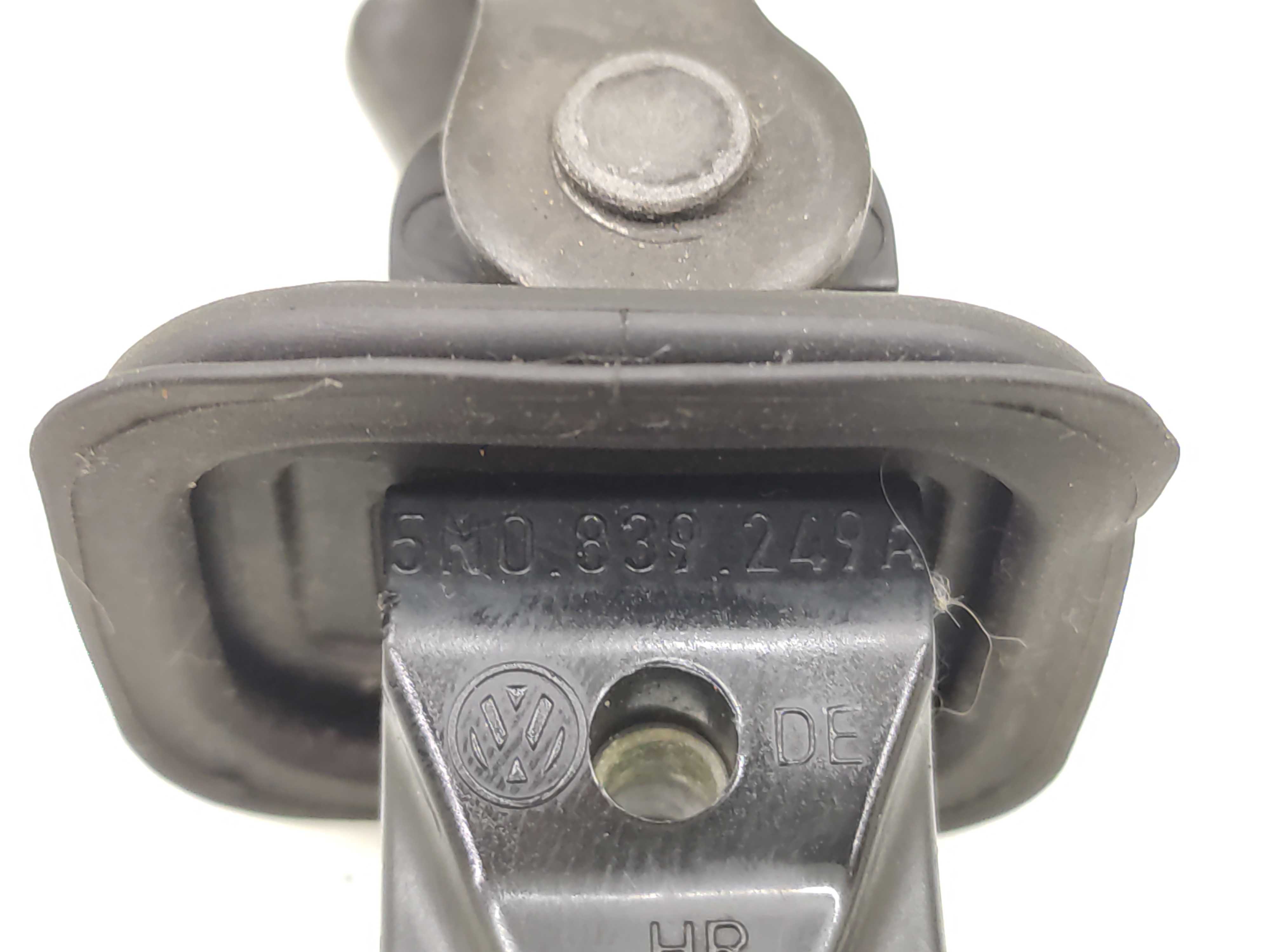 Limitador Porta Traseira Direita Vw Tiguan 2011 2012 2013 3