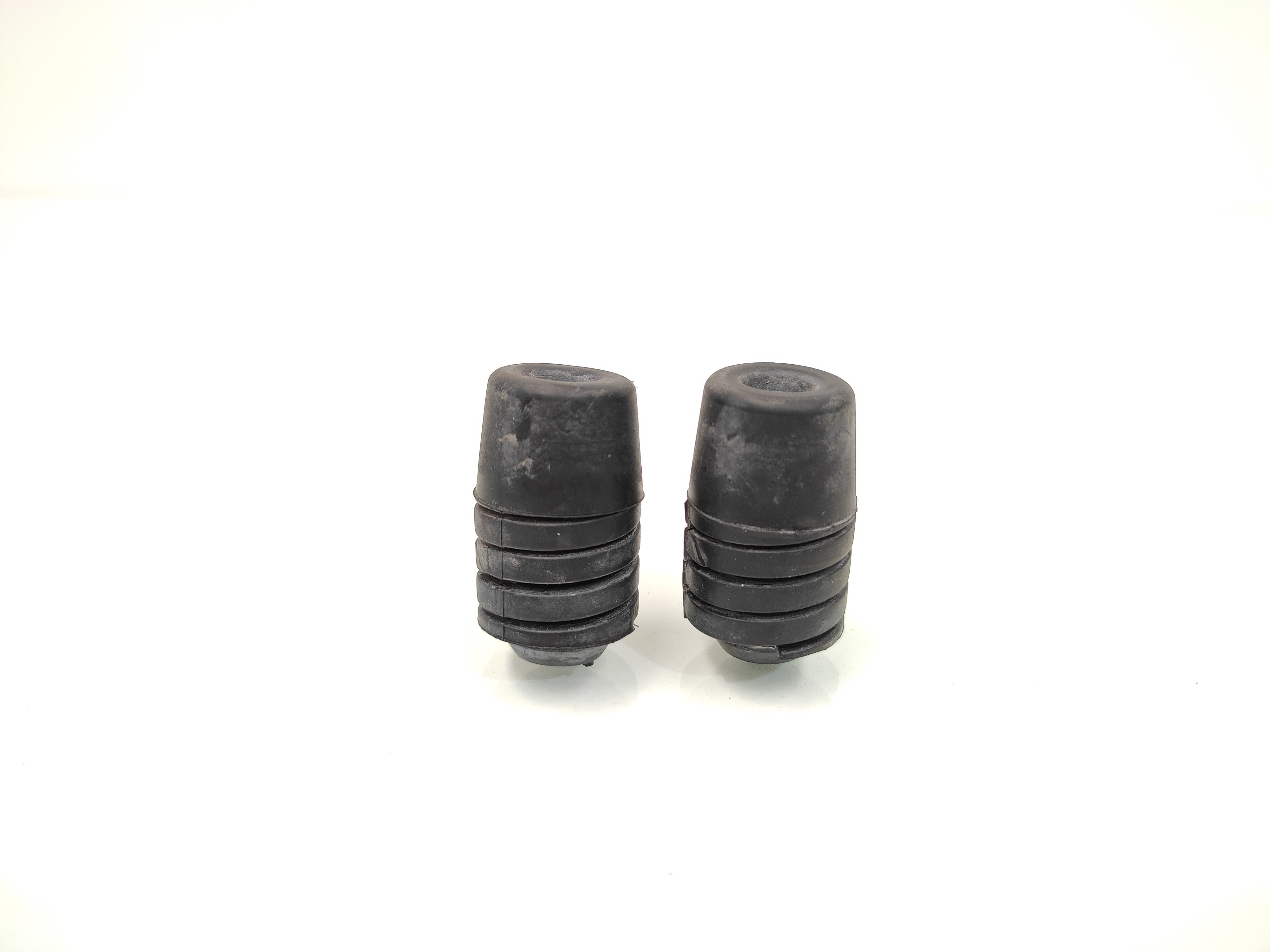 Par Borracha Batente Porta Malas Gm Onix 2013 Em Diante 1