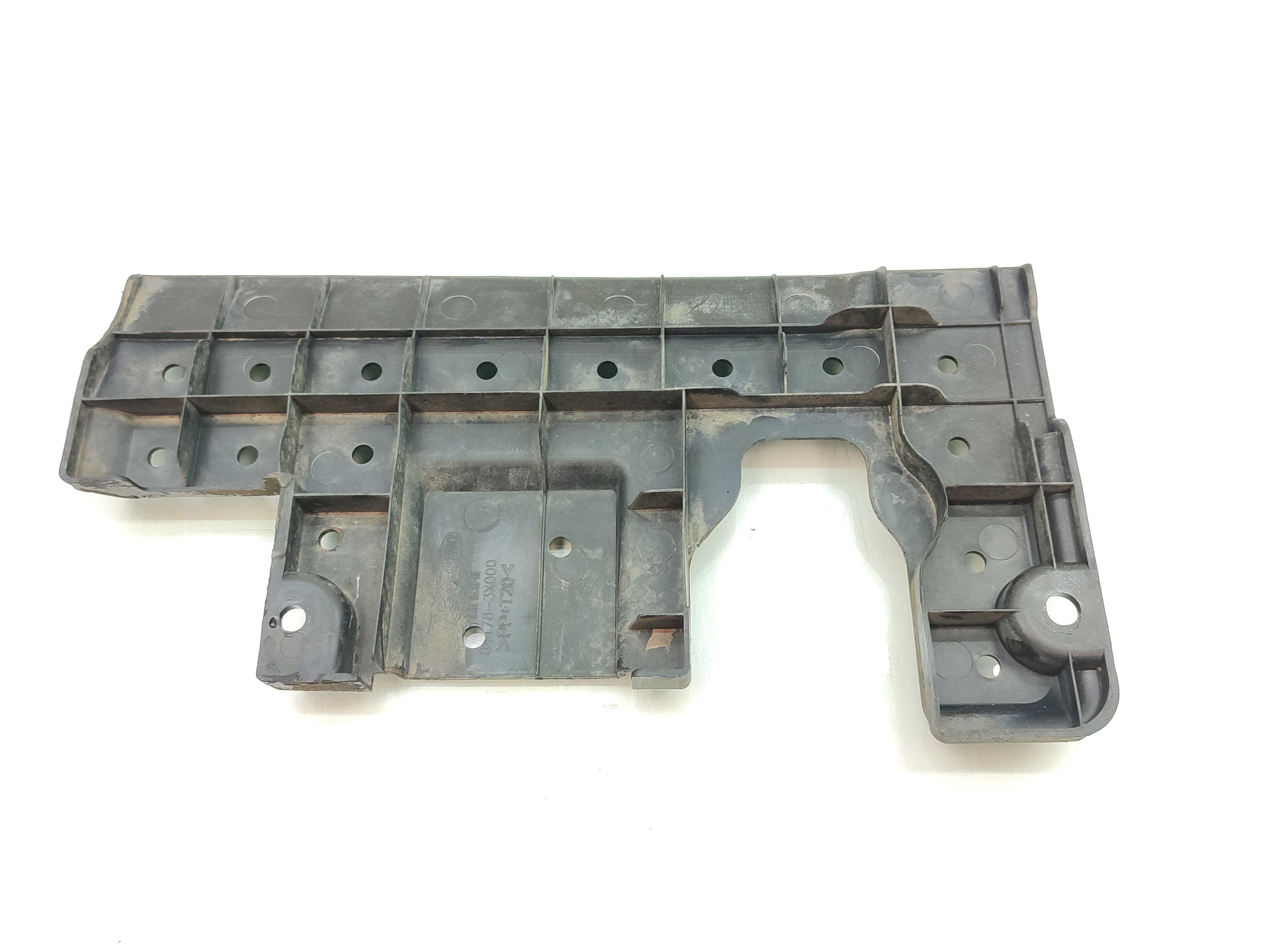Defletor Esquerdo Tanque Hyundai Veloster 2011 8841783×000 2