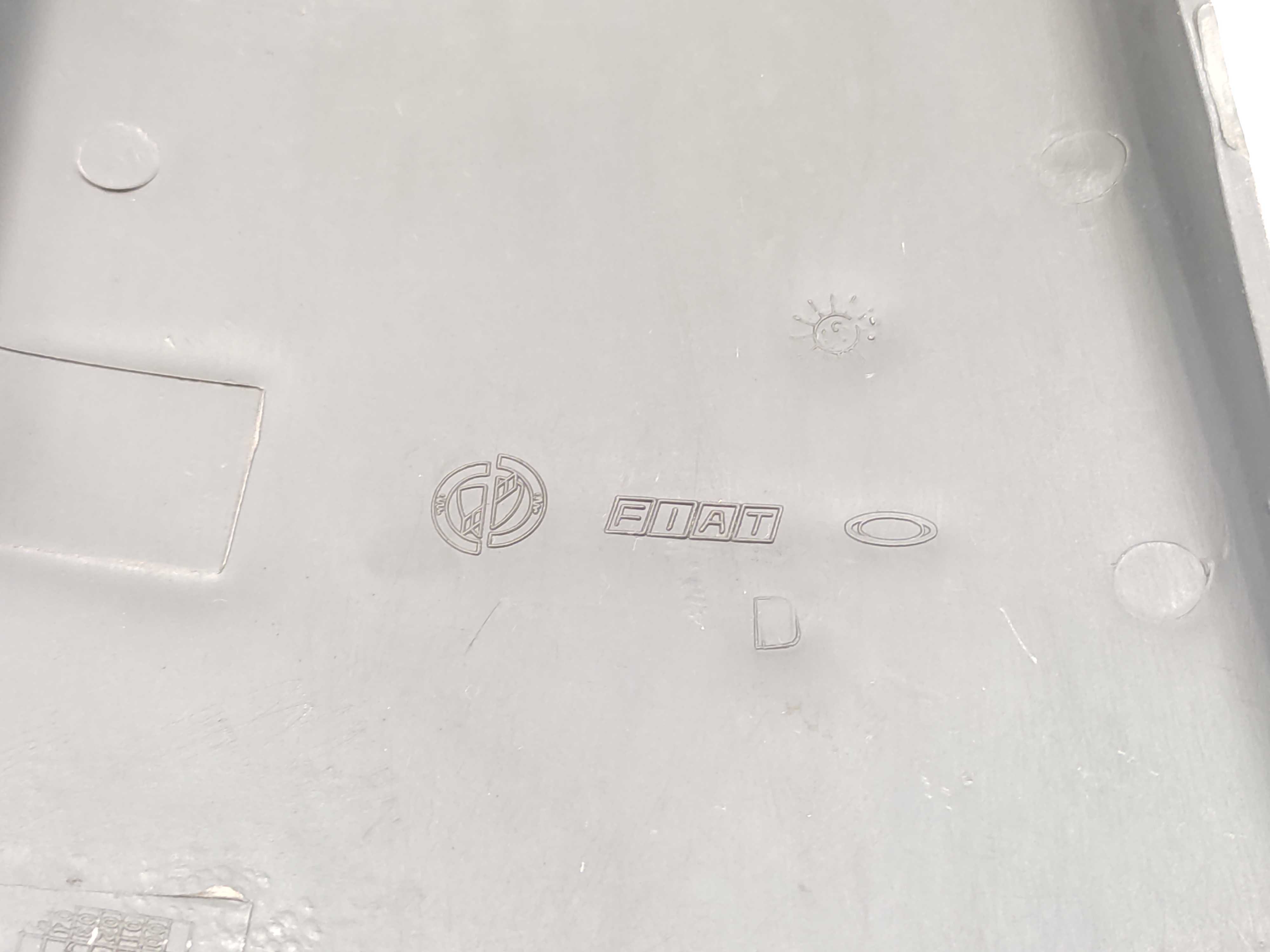 Acabamento Inferior Coluna Direita Fiat Palio 2001 2002 03 3