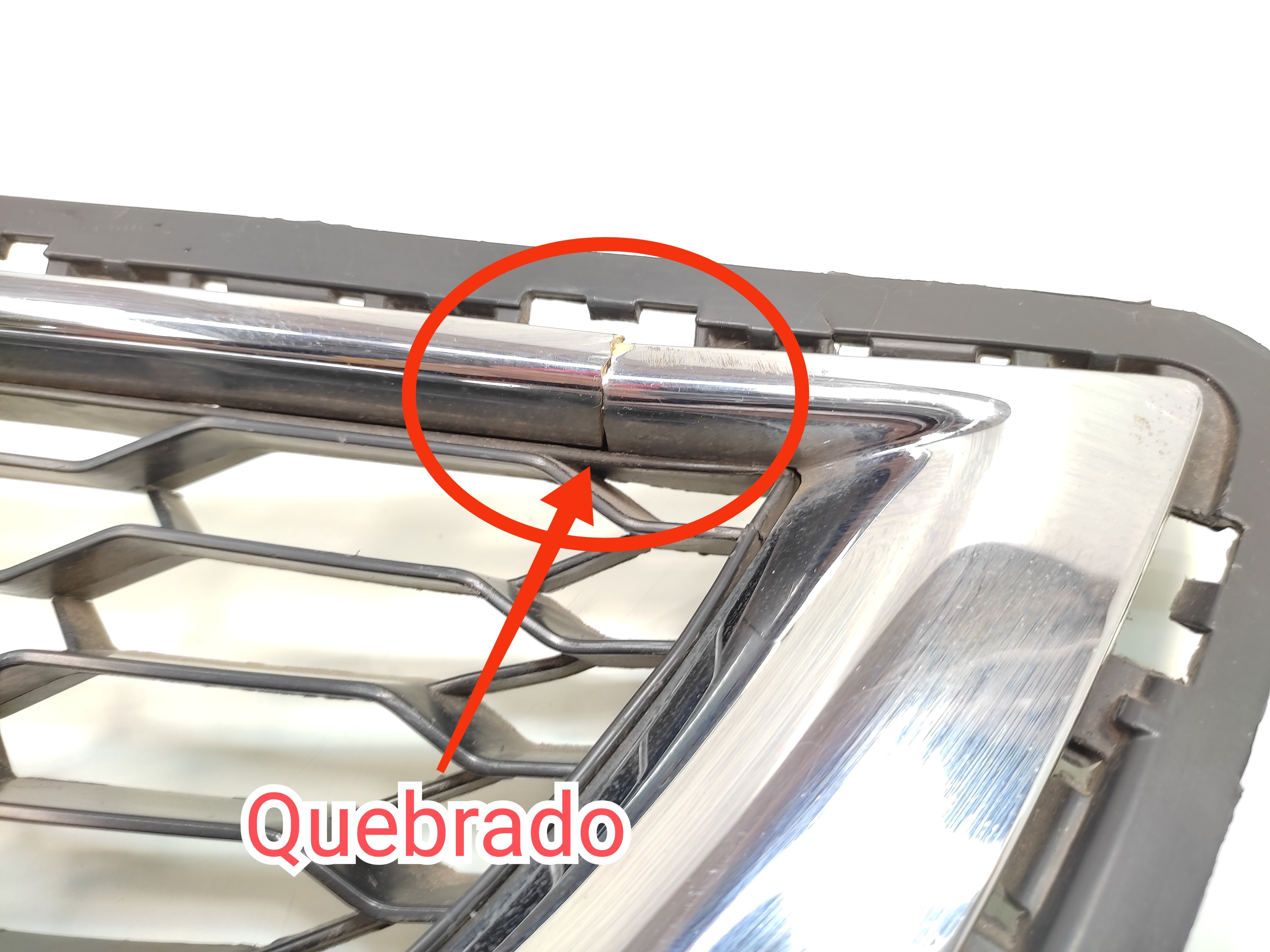 Grade Inferior Parachoque Dianteiro Gm Cobalt 2014 *detalhe 2