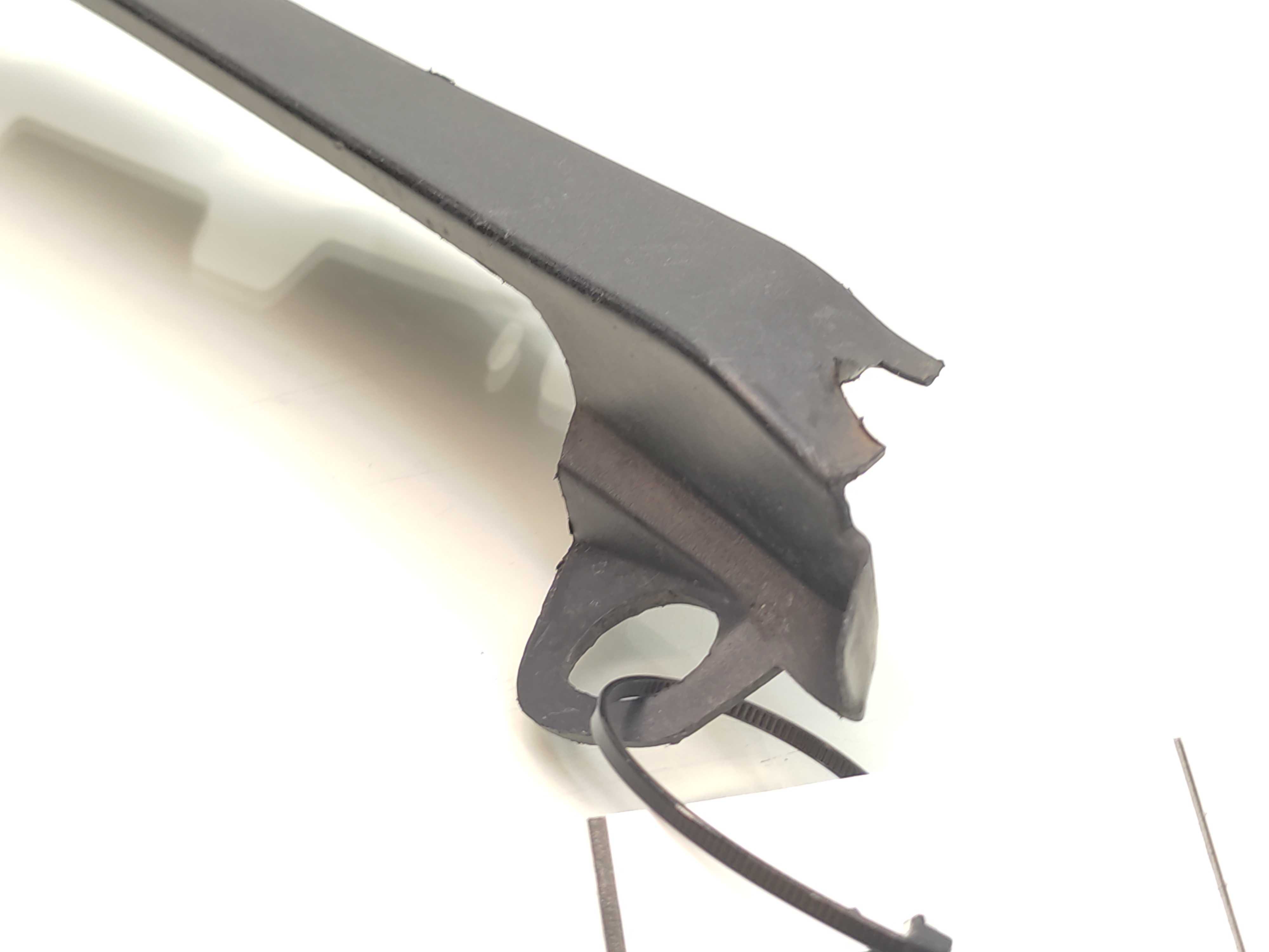 Acabamento Externo Esquerdo Parabrisa Fiat Palio 2002 2003 4