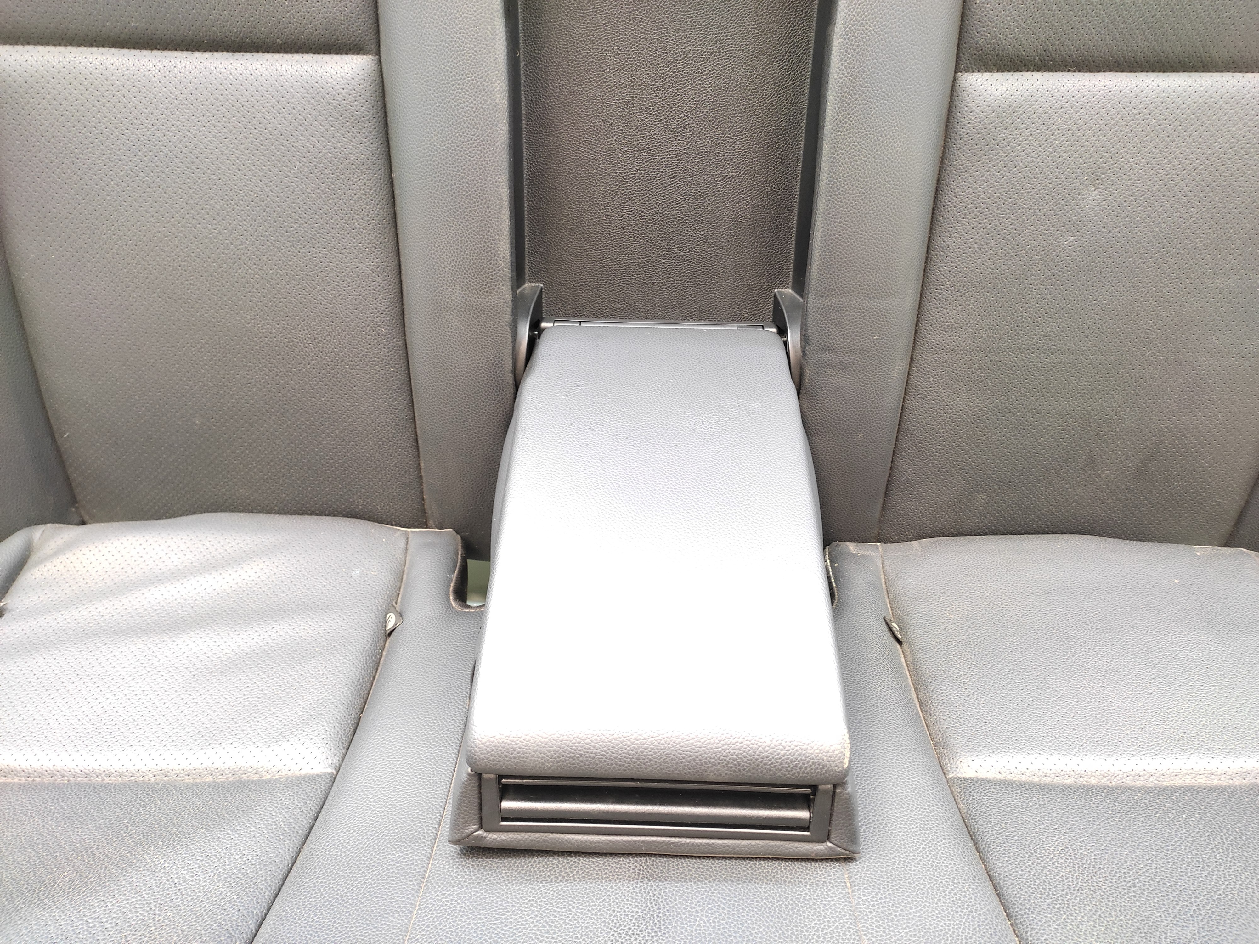 Banco Traseiro Em Couro Mercedes C180 2010 Original  Preto 4