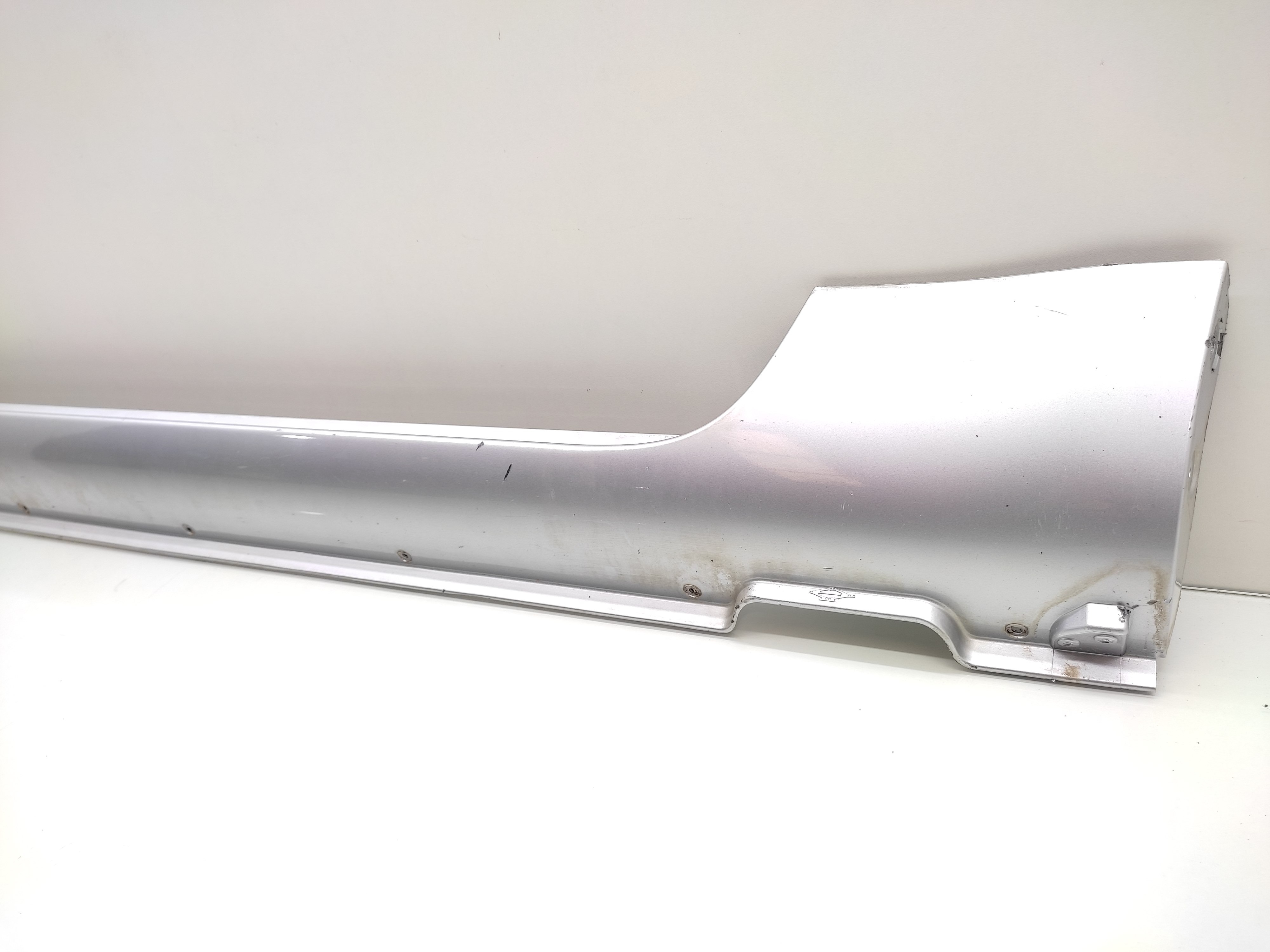 Spoiler Lateral Esquerdo Kia Carnival 2007 2008 2009 Prata Prata 2