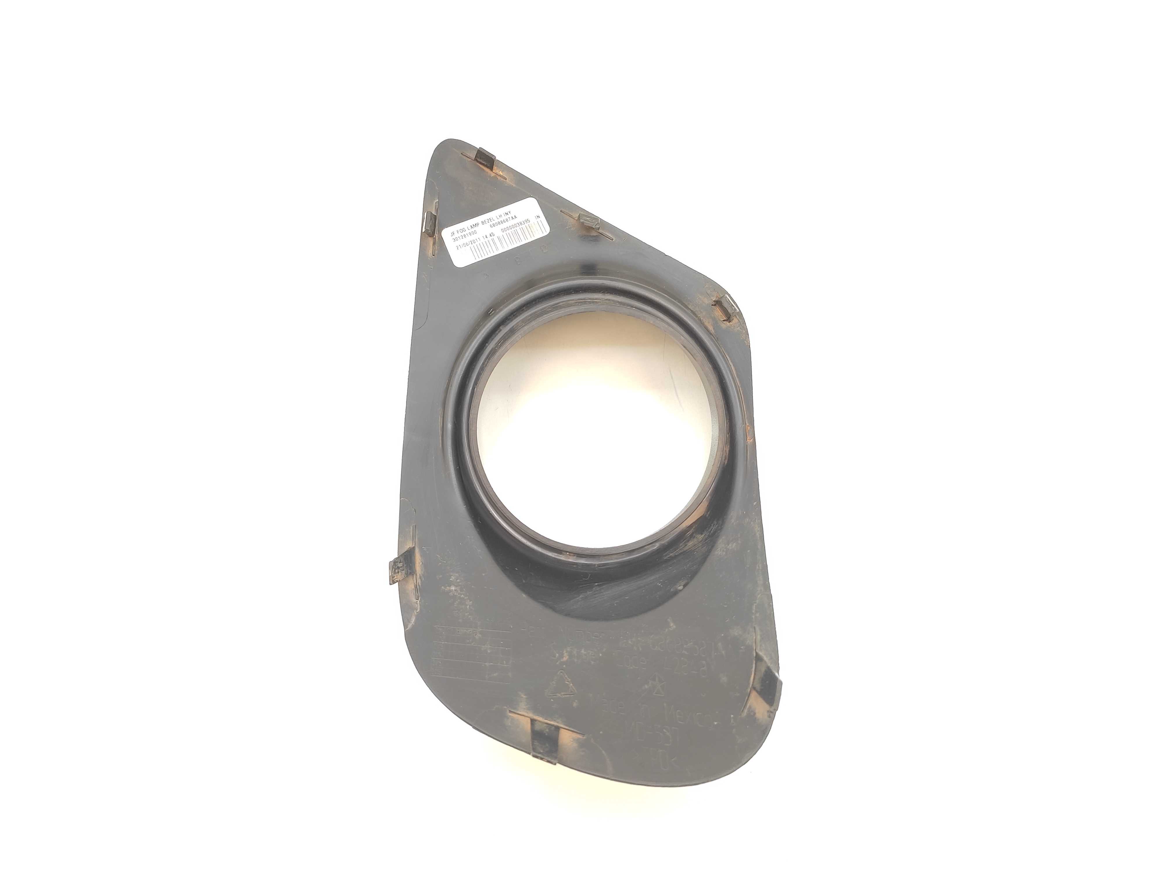 Moldura Farol Milha Esquerdo Fiat Freemont 2012 2013 2014 15 Neutro Esquerdo 2