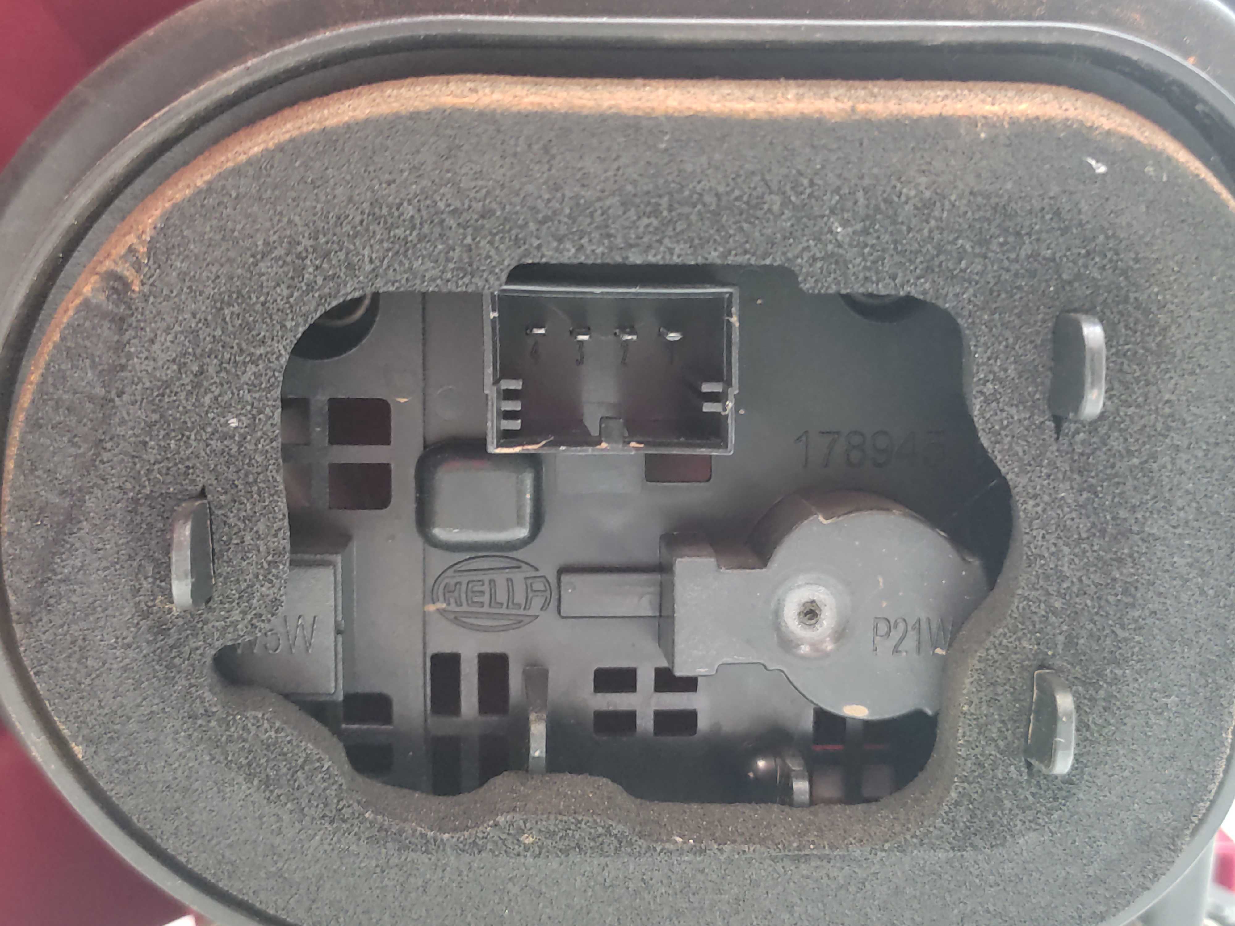 Lanterna Traseira Direita Vw Tiguan 2011 2012 2013 2014 Direito Transparente 4